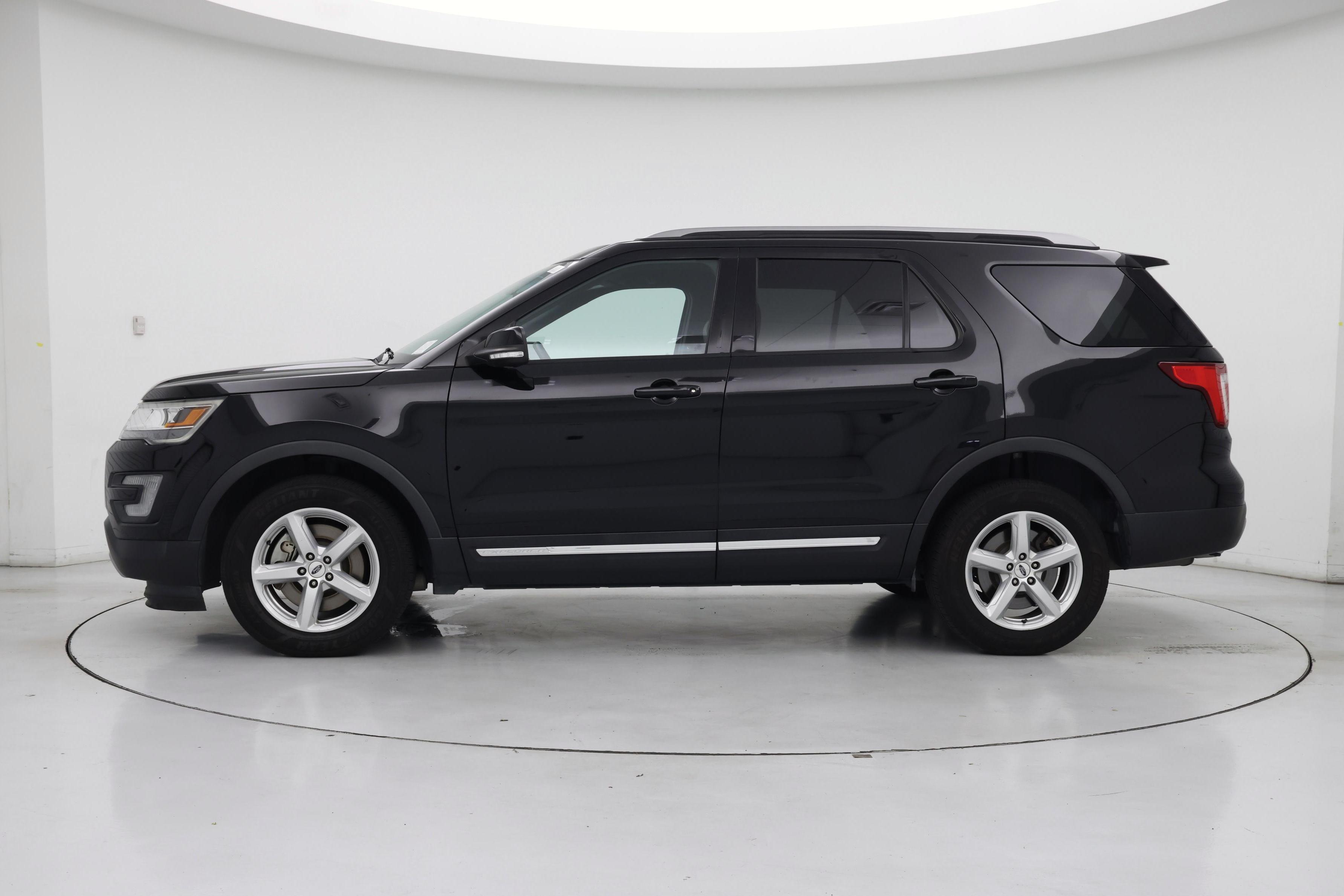 Thumbnail: 2017 Ford Explorer - 3