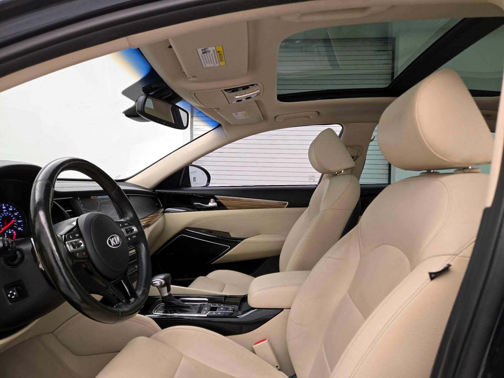 Thumbnail: 2017 Kia Cadenza - 20