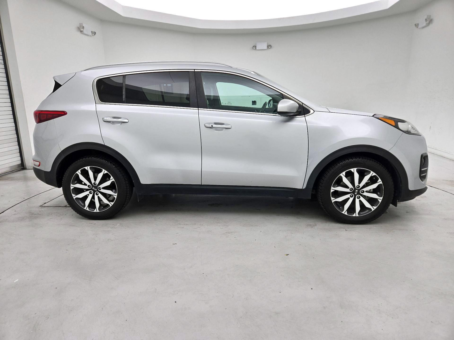 Thumbnail: 2017 Kia Sportage - 4