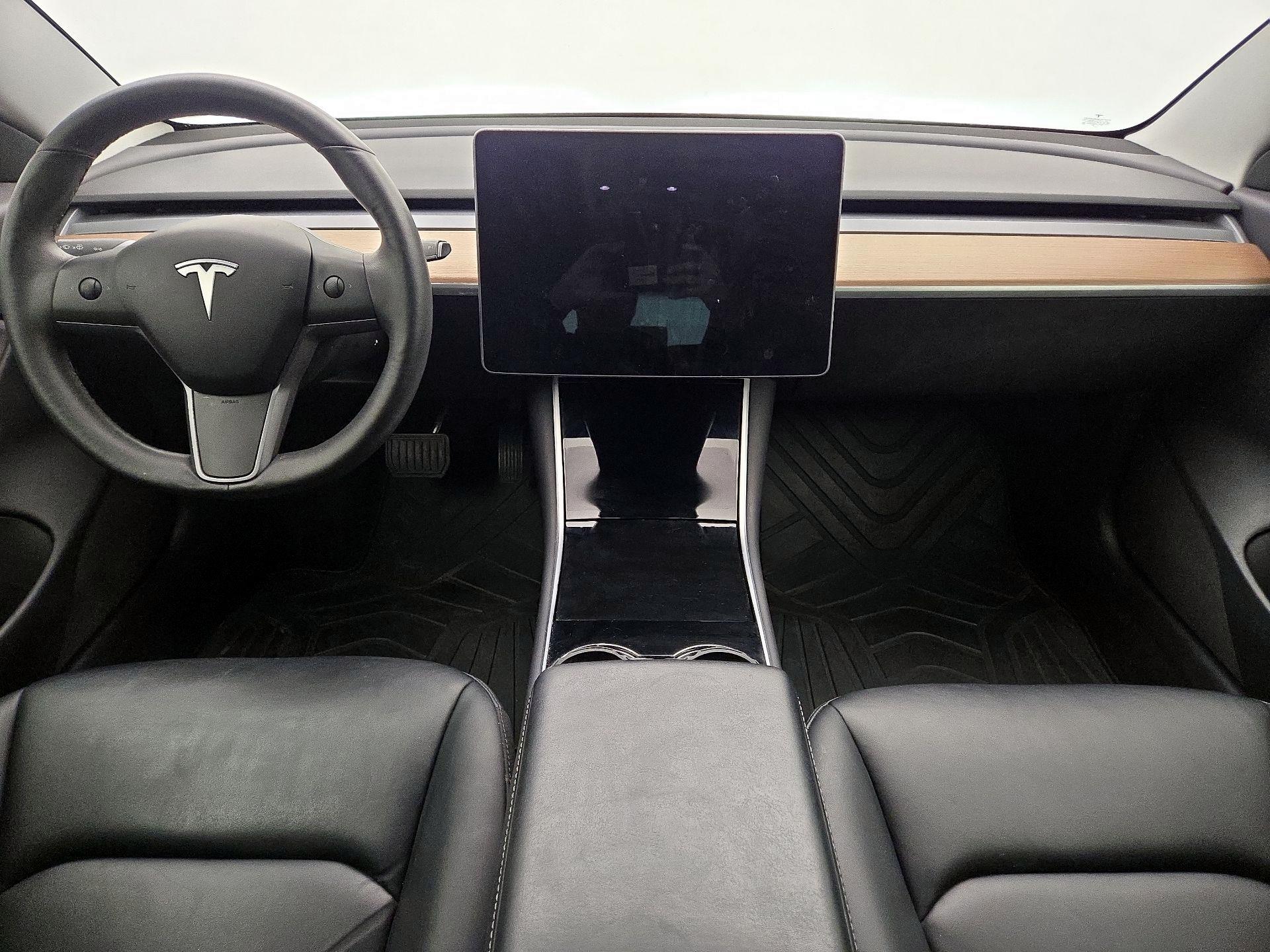 Thumbnail: 2020 Tesla Model 3 - 9