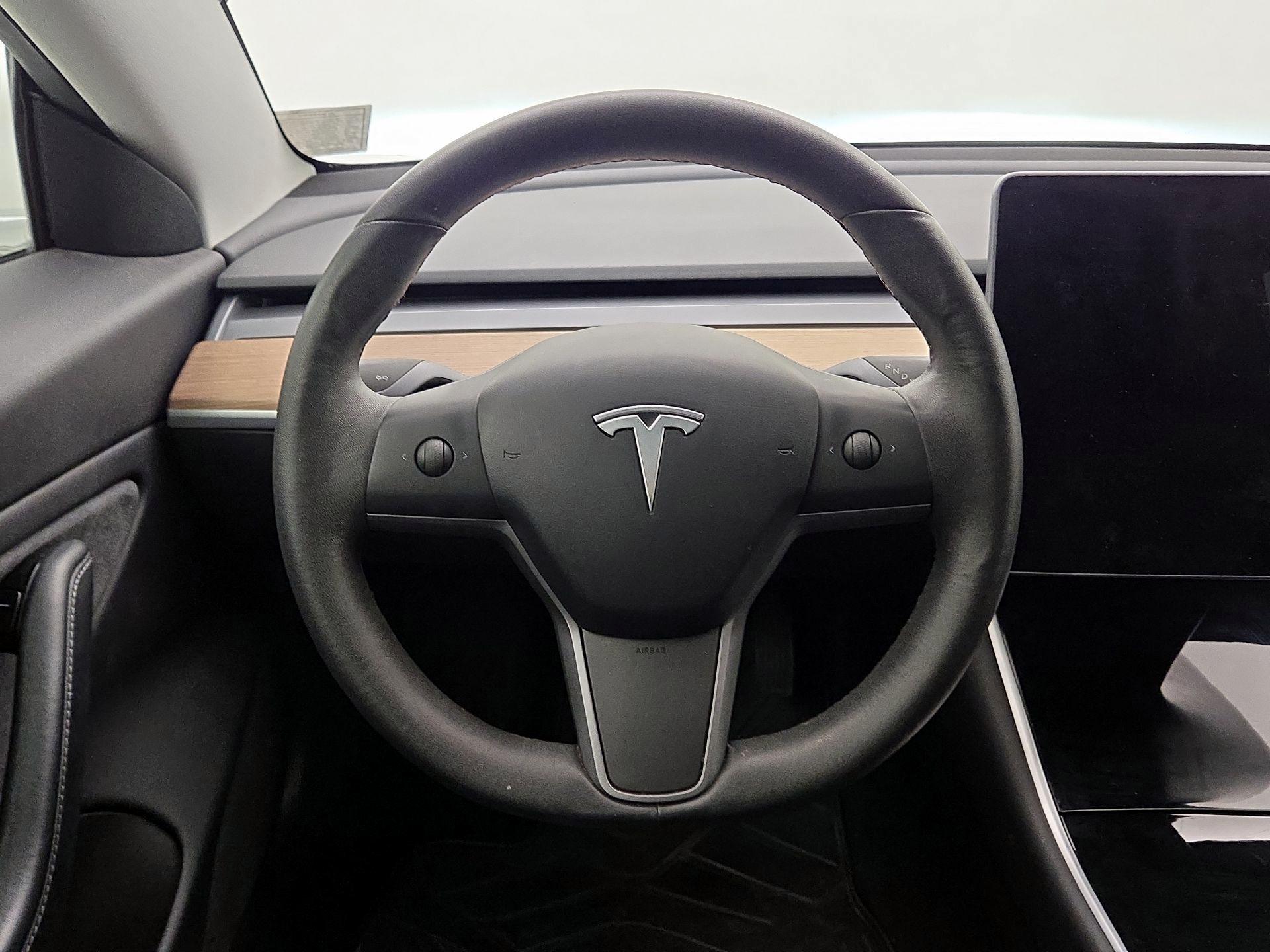 Thumbnail: 2020 Tesla Model 3 - 10