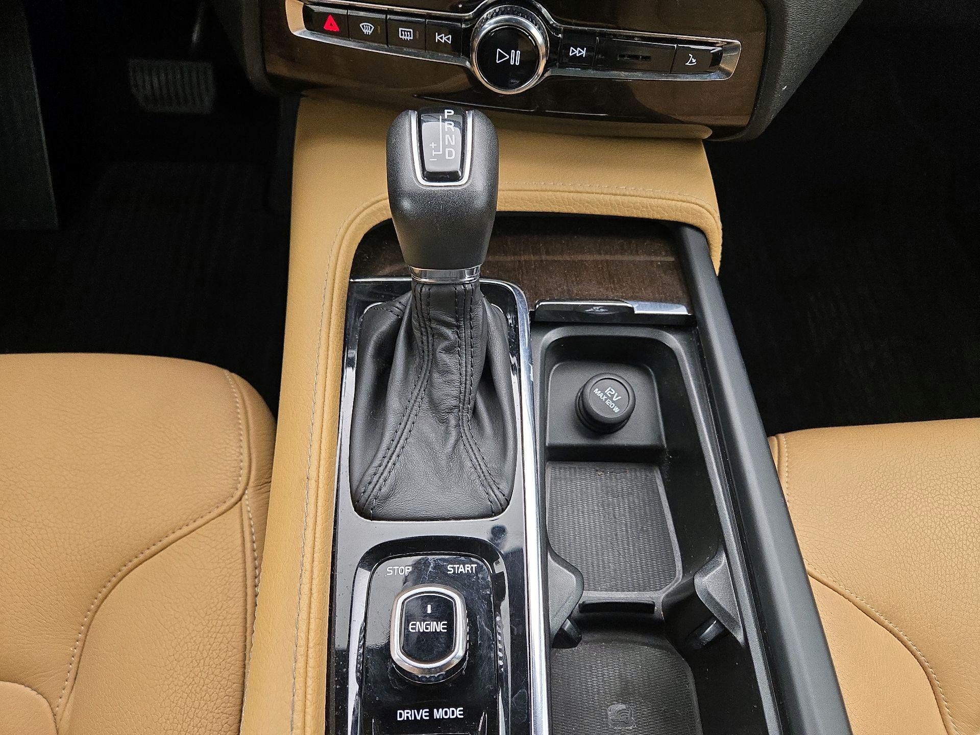 Thumbnail: 2017 Volvo XC90 - 15