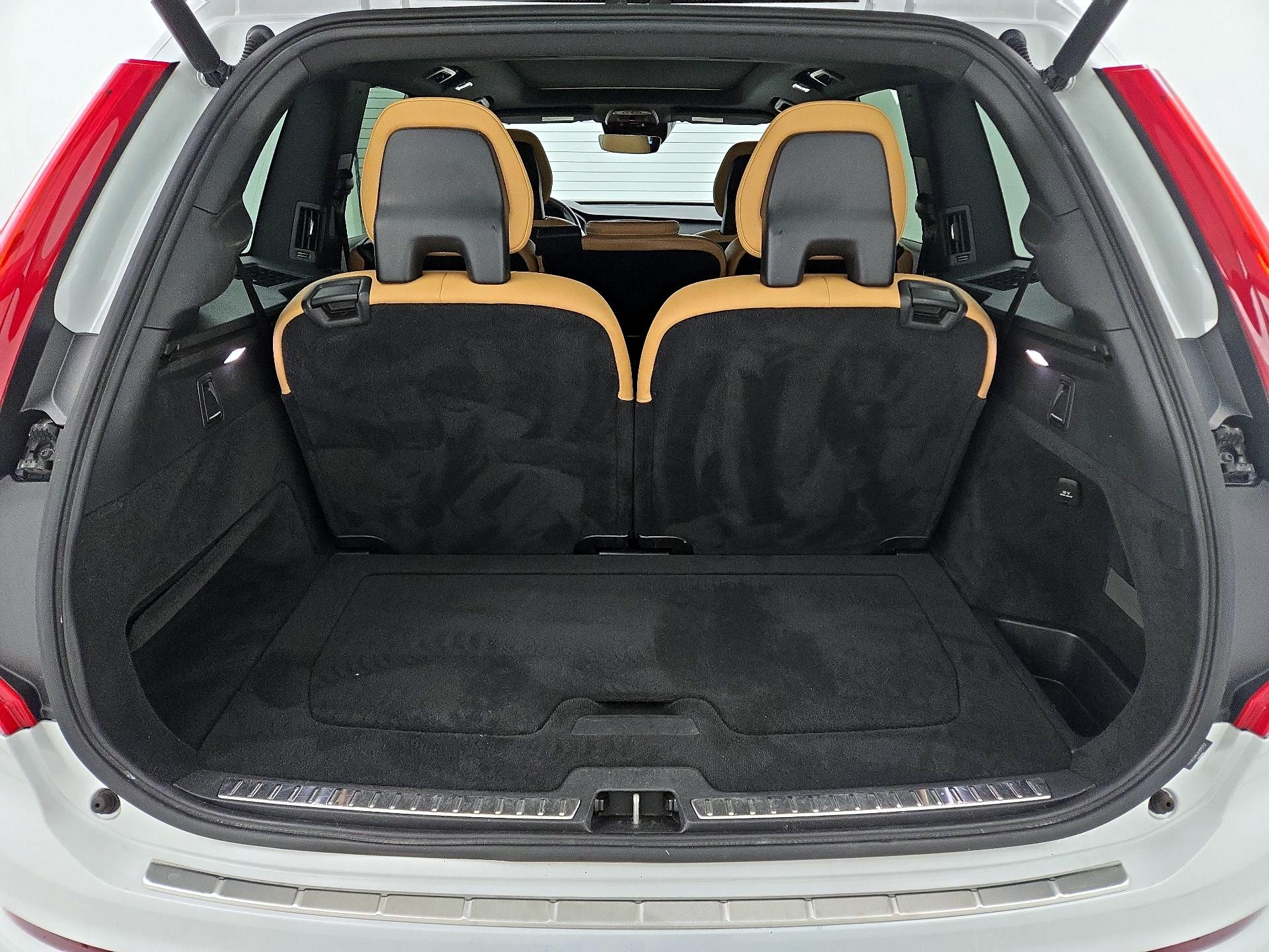 Thumbnail: 2017 Volvo XC90 - 17
