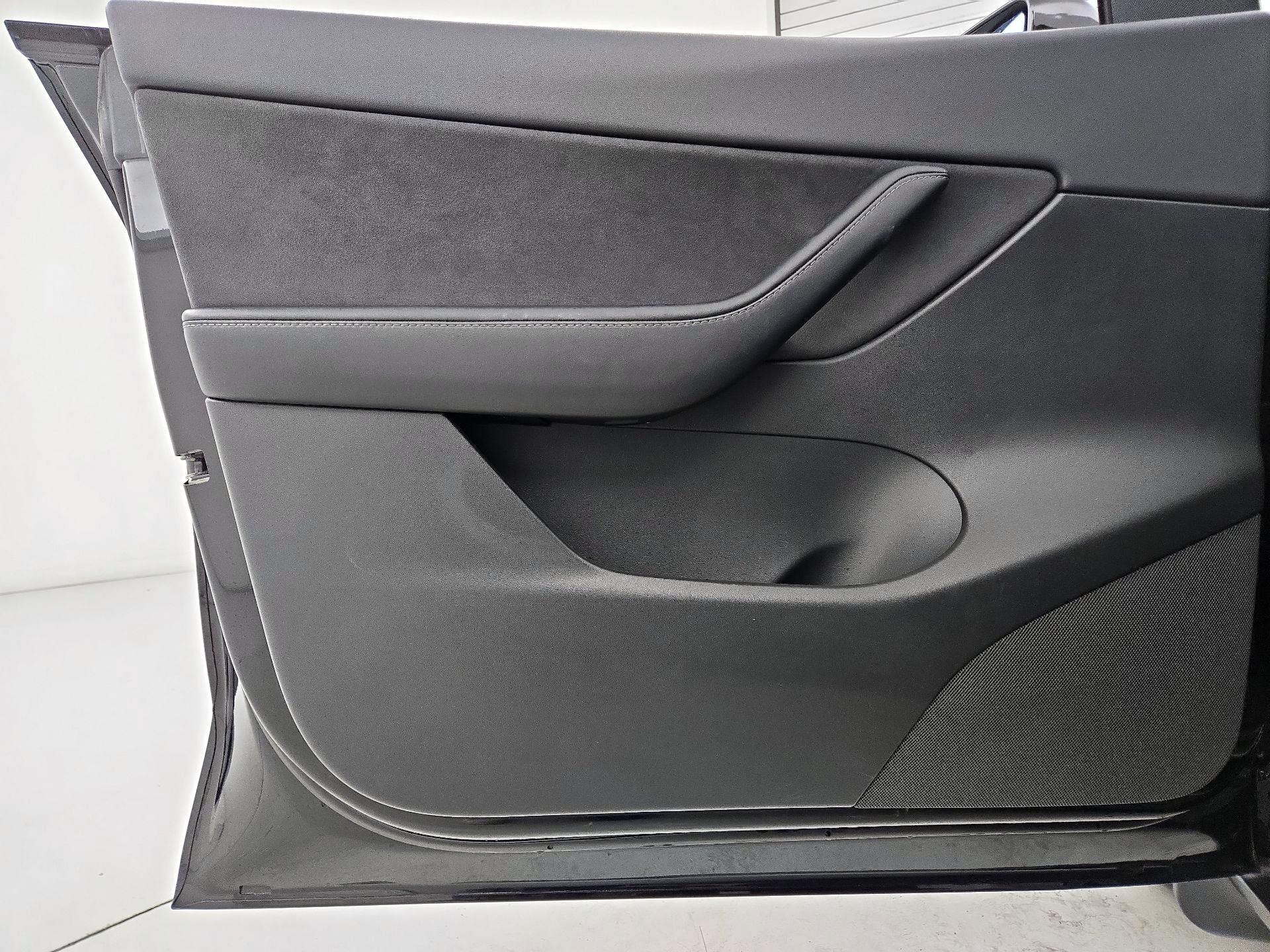 Thumbnail: 2021 Tesla Model Y - 10