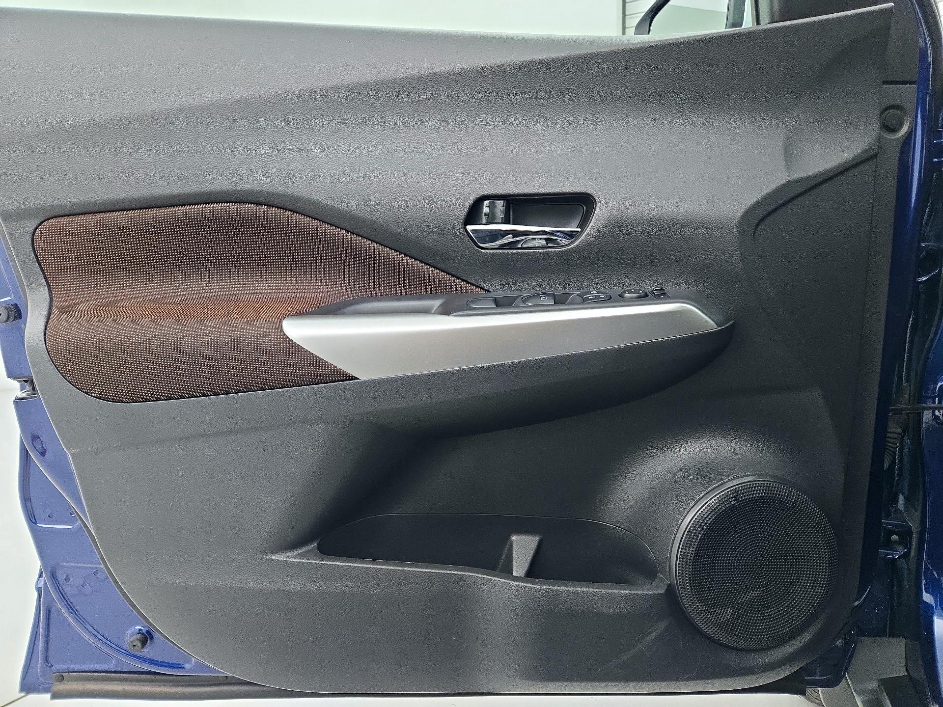 Thumbnail: 2019 Nissan Kicks - 10