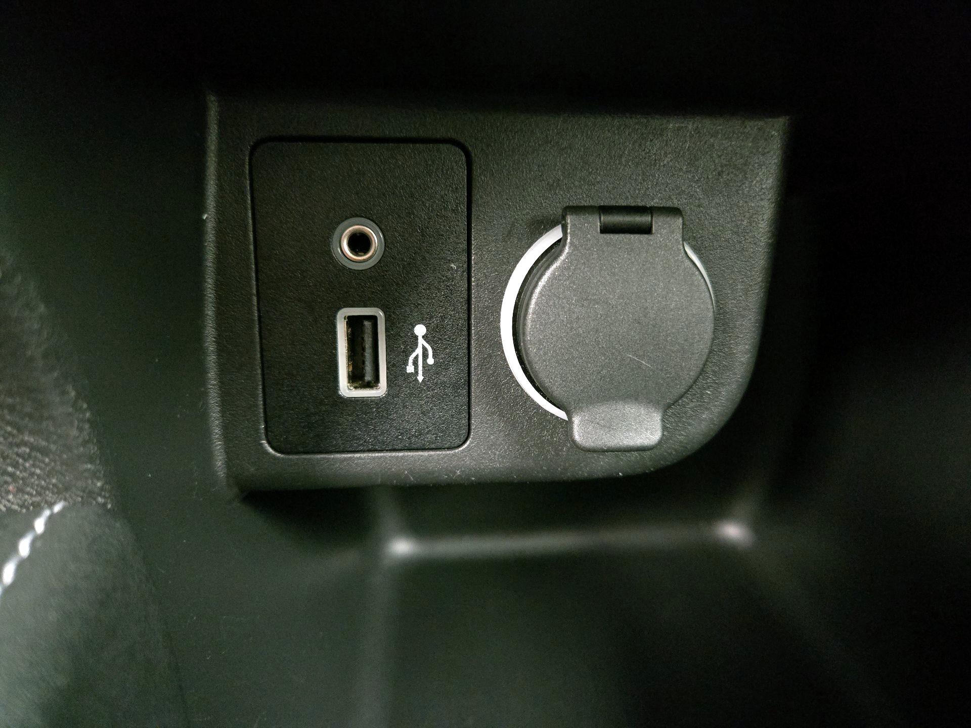 Thumbnail: 2019 Nissan Kicks - 16
