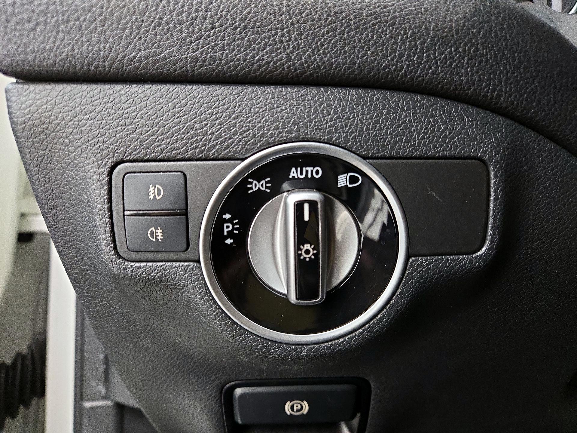 Thumbnail: 2015 Mercedes-Benz GLA - 11