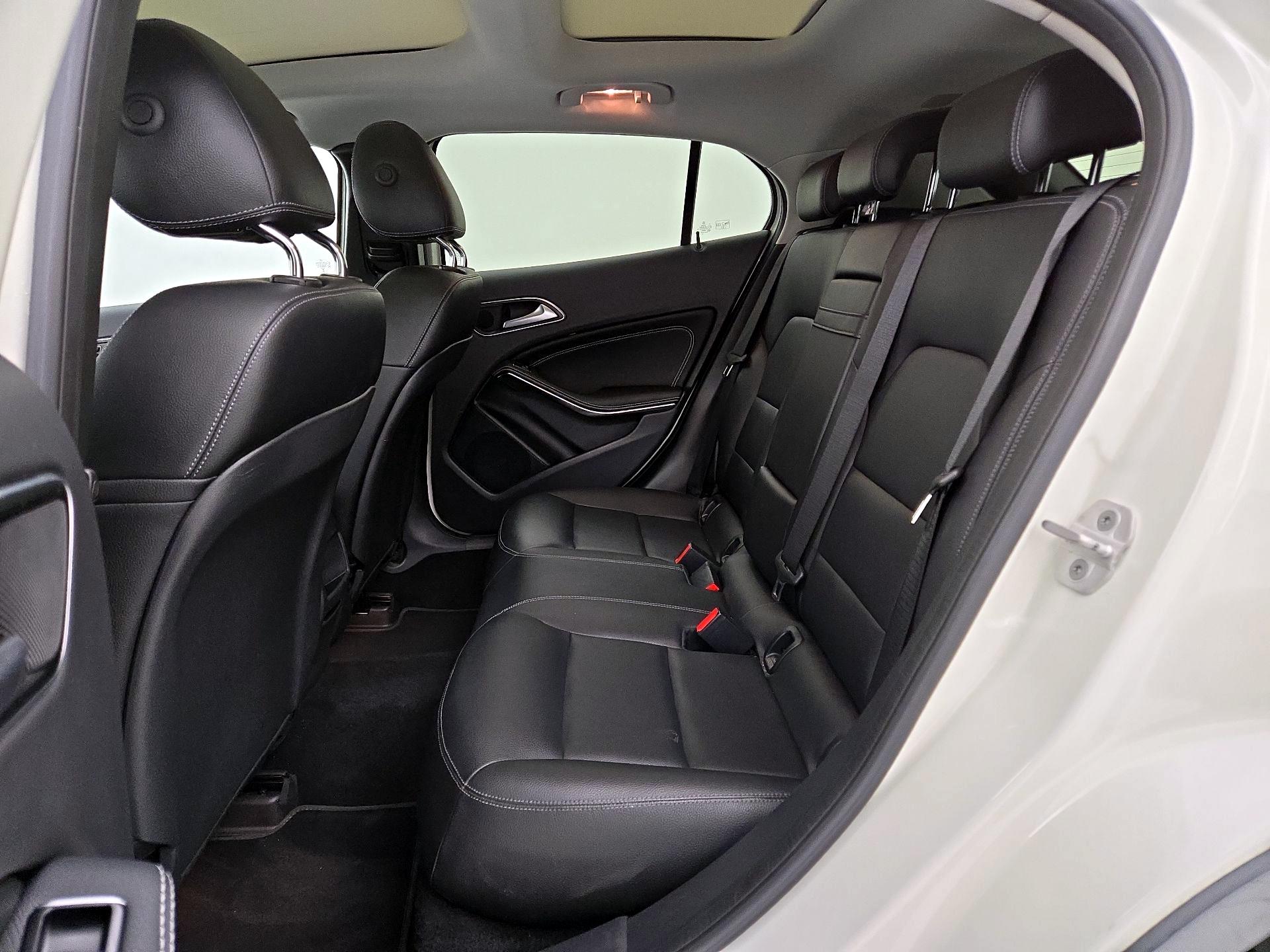 Thumbnail: 2015 Mercedes-Benz GLA - 18