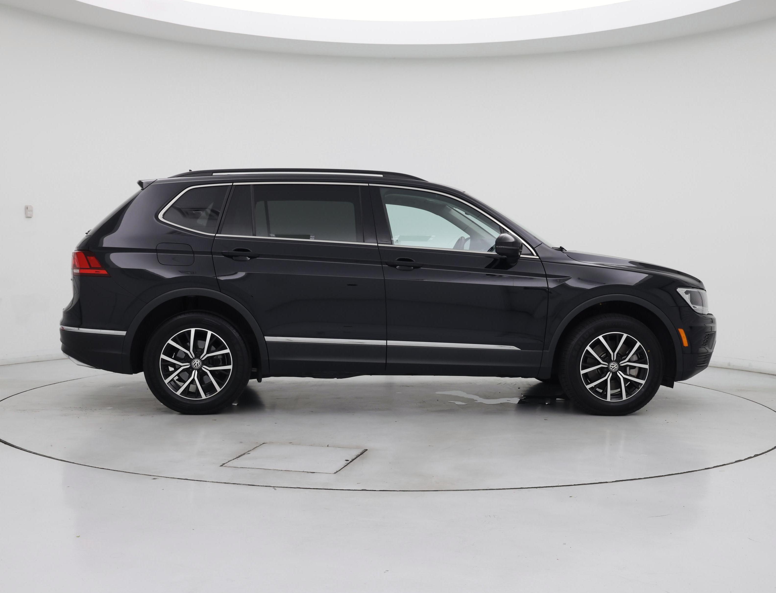 Thumbnail: 2021 Volkswagen Tiguan - 7