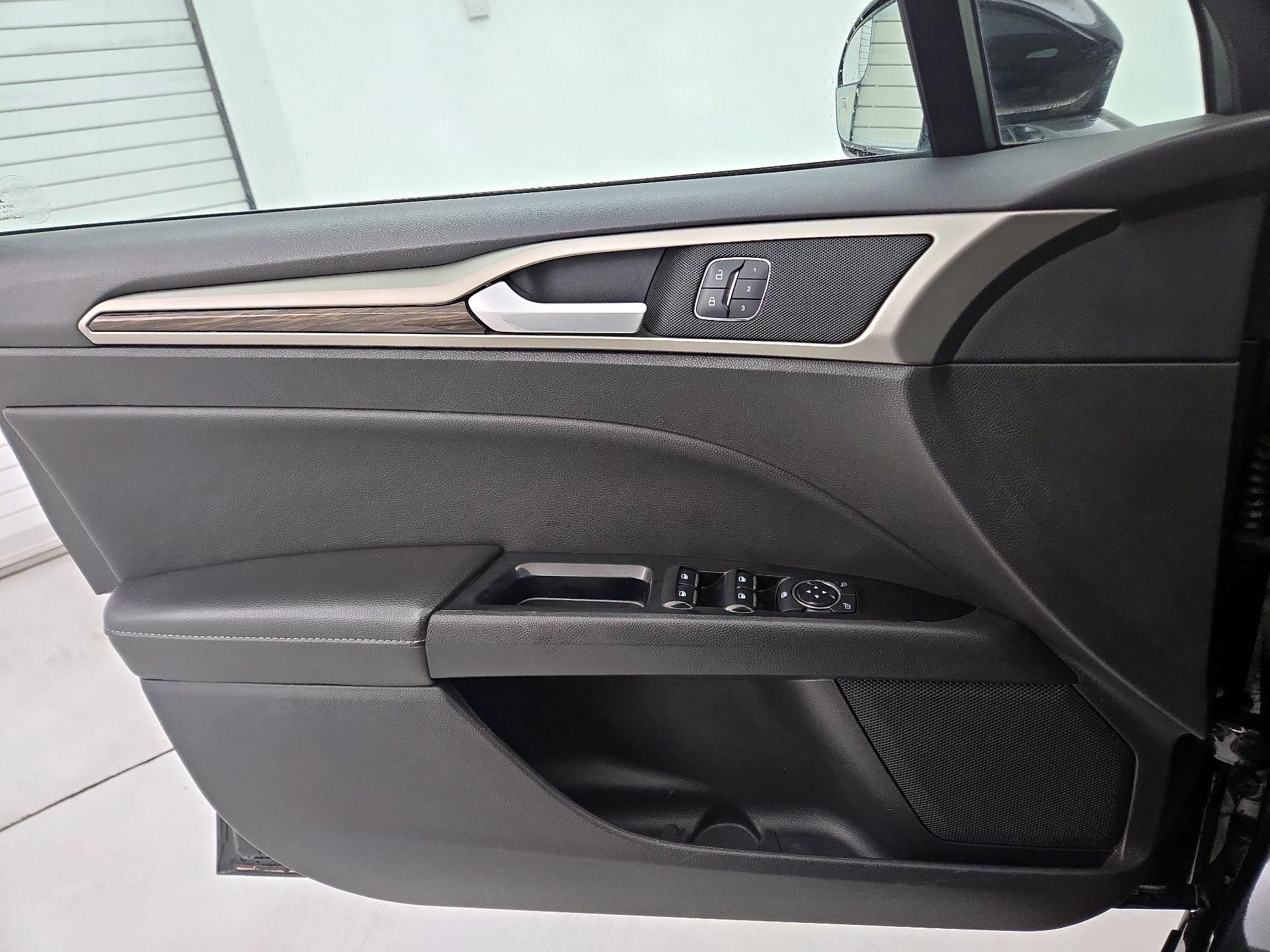 Thumbnail: 2014 Ford Fusion - 12