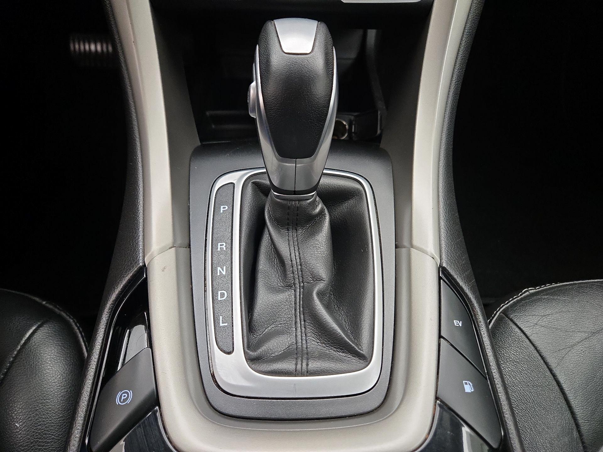 Thumbnail: 2014 Ford Fusion - 18