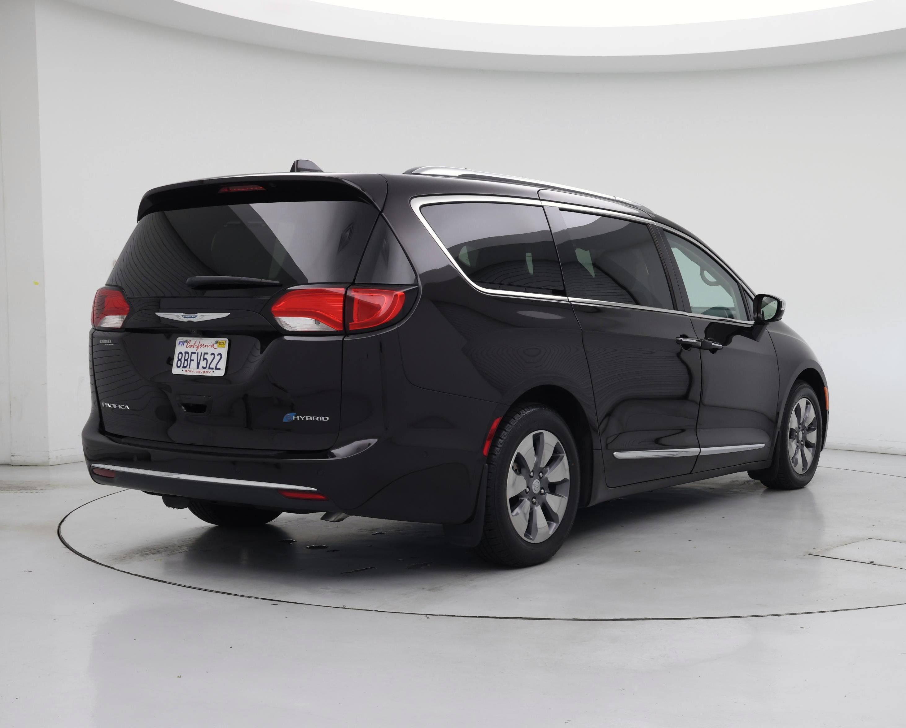 Thumbnail: 2018 Chrysler Pacifica - 8