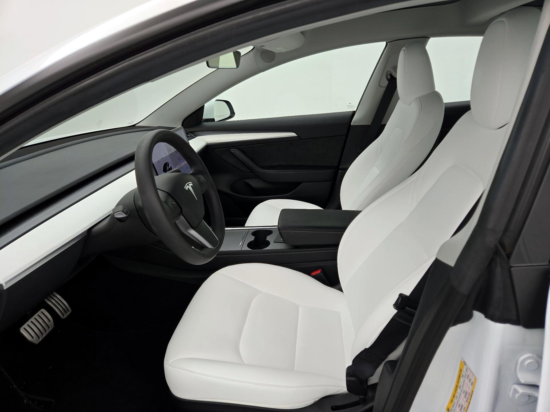 Thumbnail: 2023 Tesla Model 3 - 9
