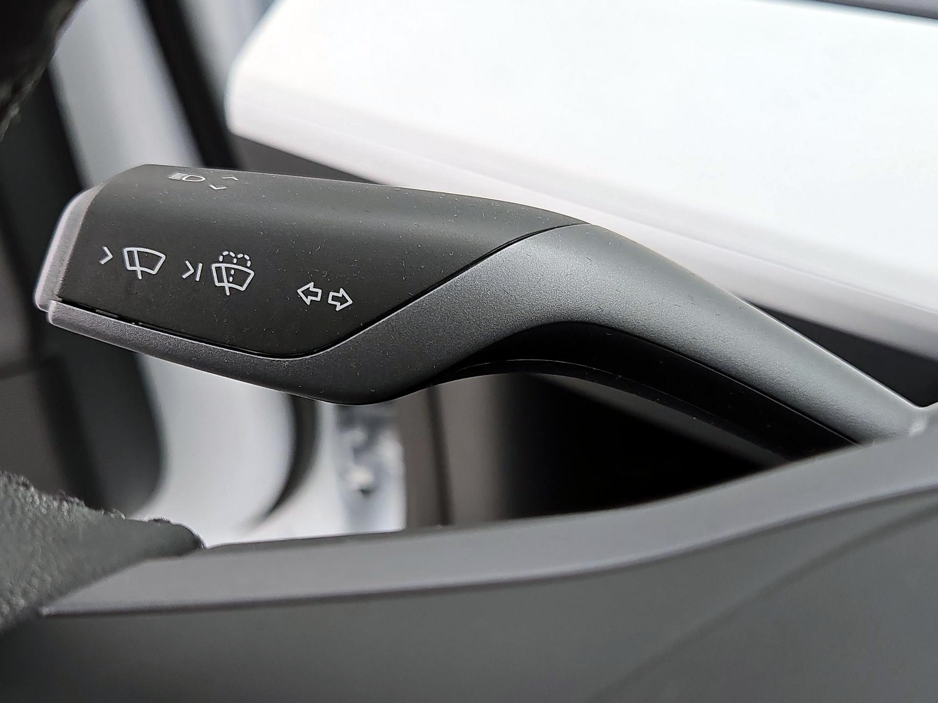 Thumbnail: 2023 Tesla Model 3 - 11