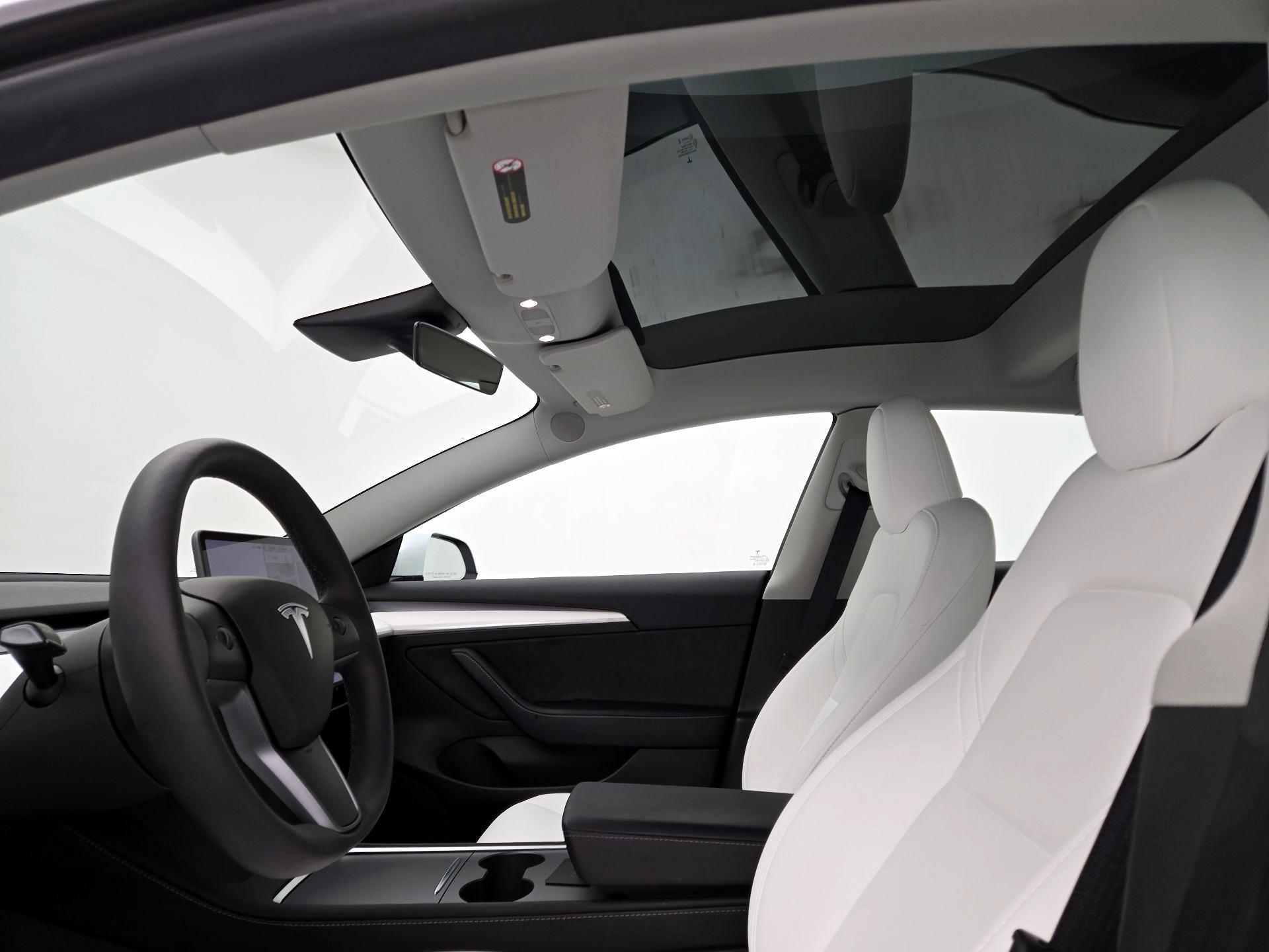 Thumbnail: 2023 Tesla Model 3 - 17