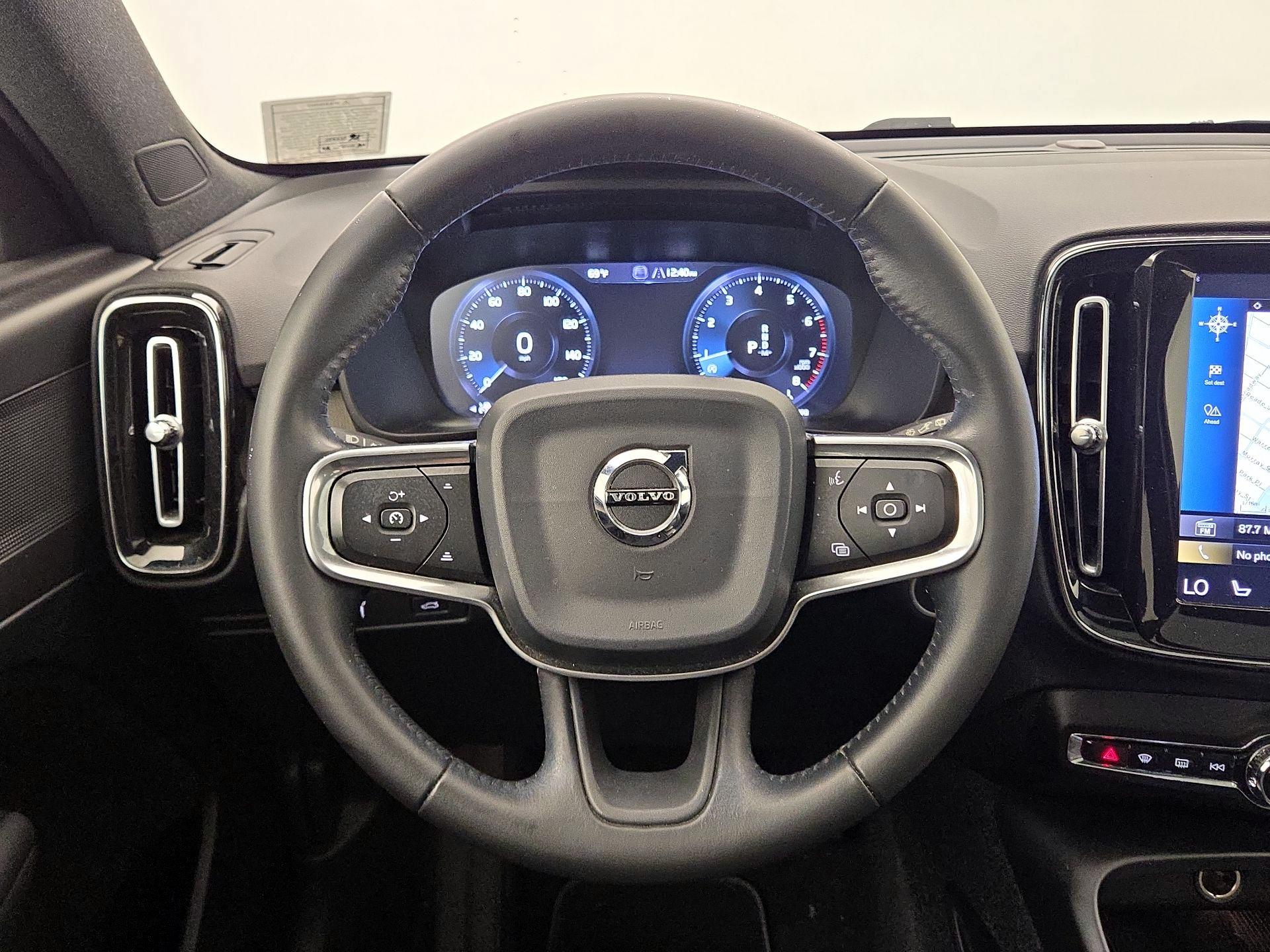 Thumbnail: 2019 Volvo XC40 - 10