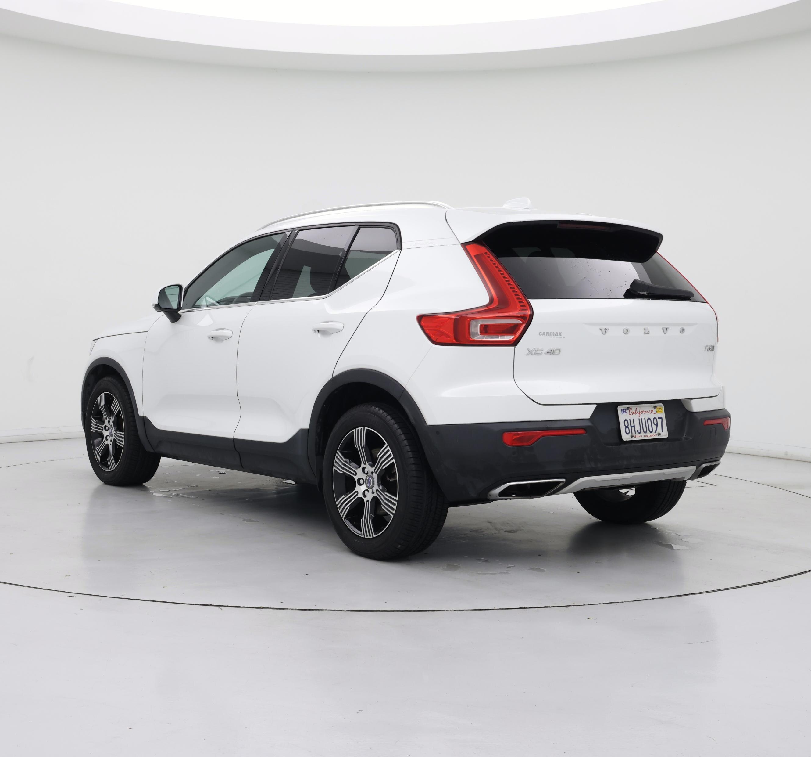 Thumbnail: 2019 Volvo XC40 - 2