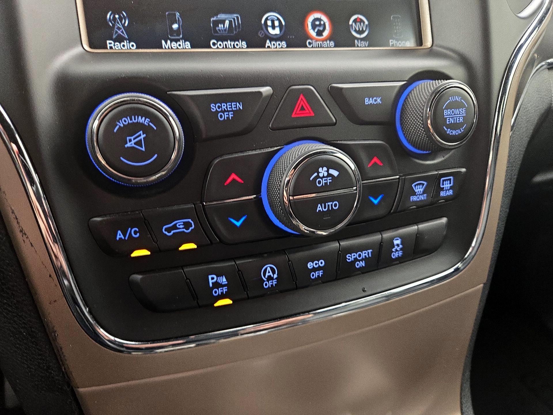 Thumbnail: 2017 Jeep Grand Cherokee - 15