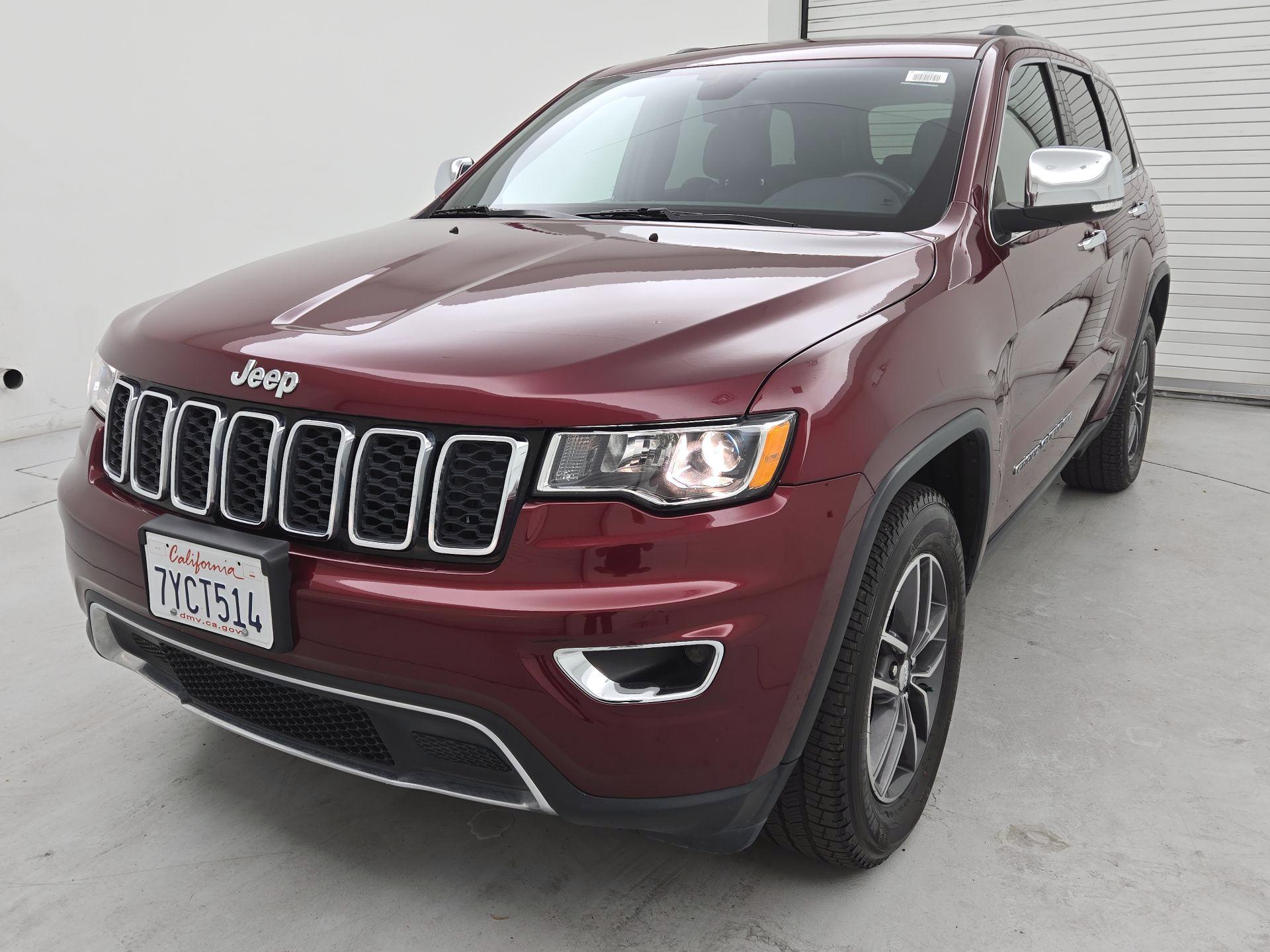 Thumbnail: 2017 Jeep Grand Cherokee - 3