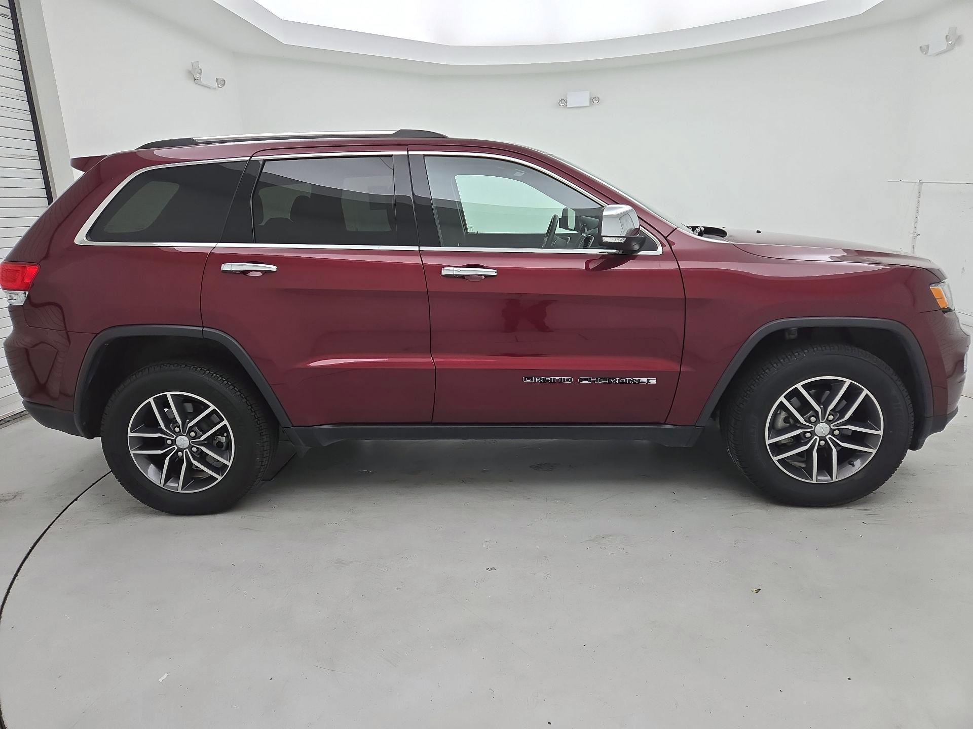 Thumbnail: 2017 Jeep Grand Cherokee - 4