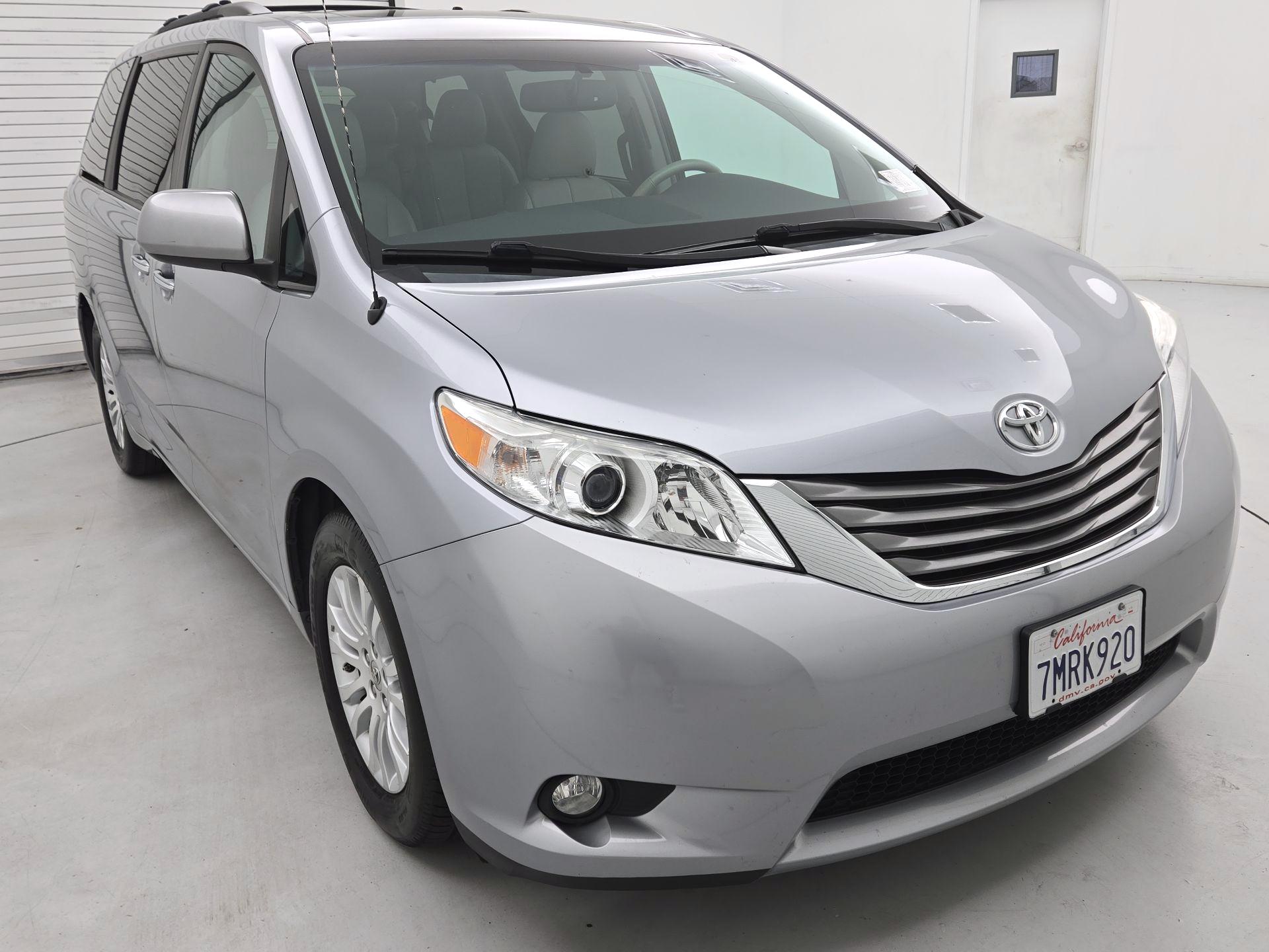 Thumbnail: 2013 Toyota Sienna - 1