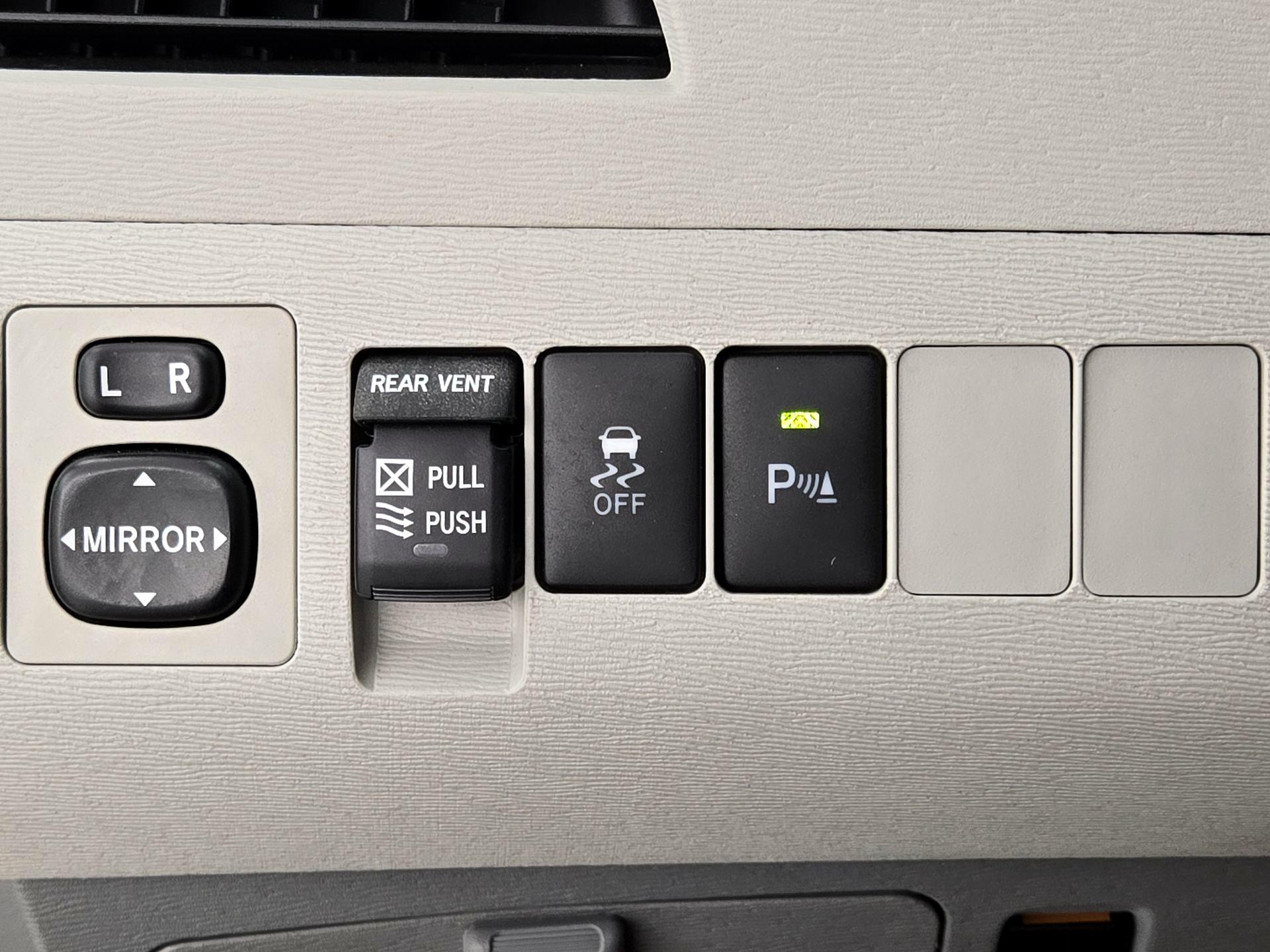 Thumbnail: 2013 Toyota Sienna - 11