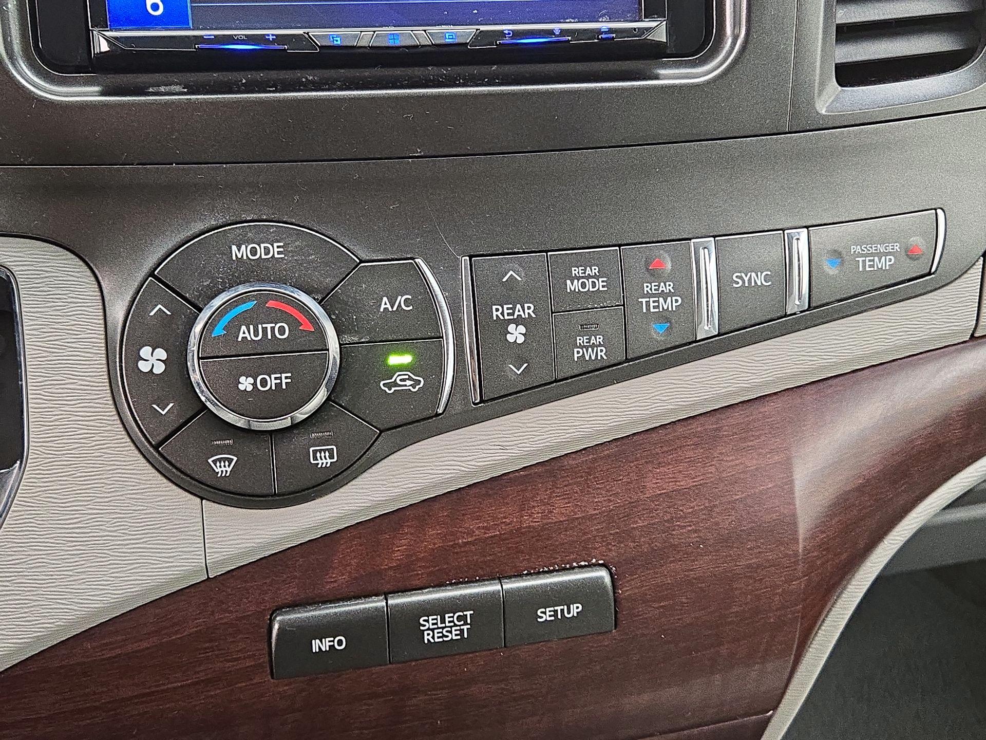Thumbnail: 2013 Toyota Sienna - 14