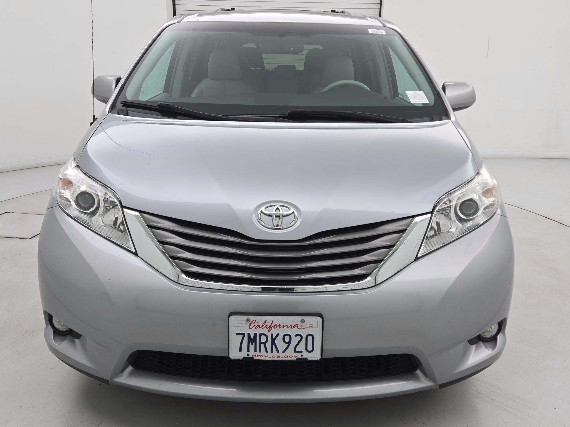 Thumbnail: 2013 Toyota Sienna - 2