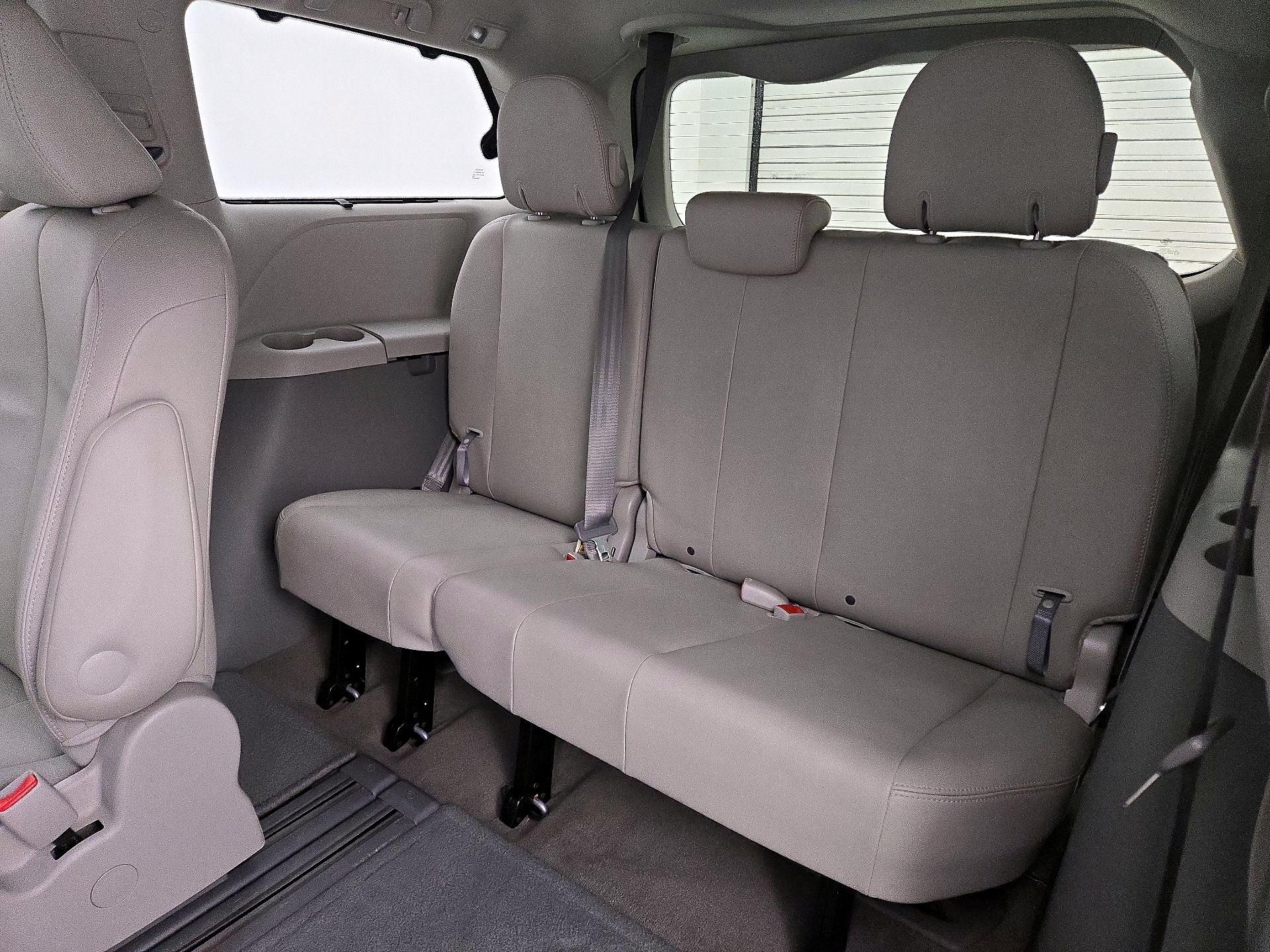 Thumbnail: 2013 Toyota Sienna - 19