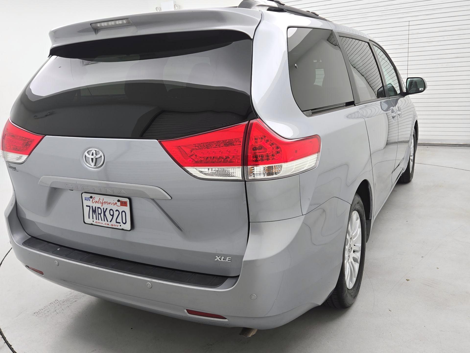 Thumbnail: 2013 Toyota Sienna - 5