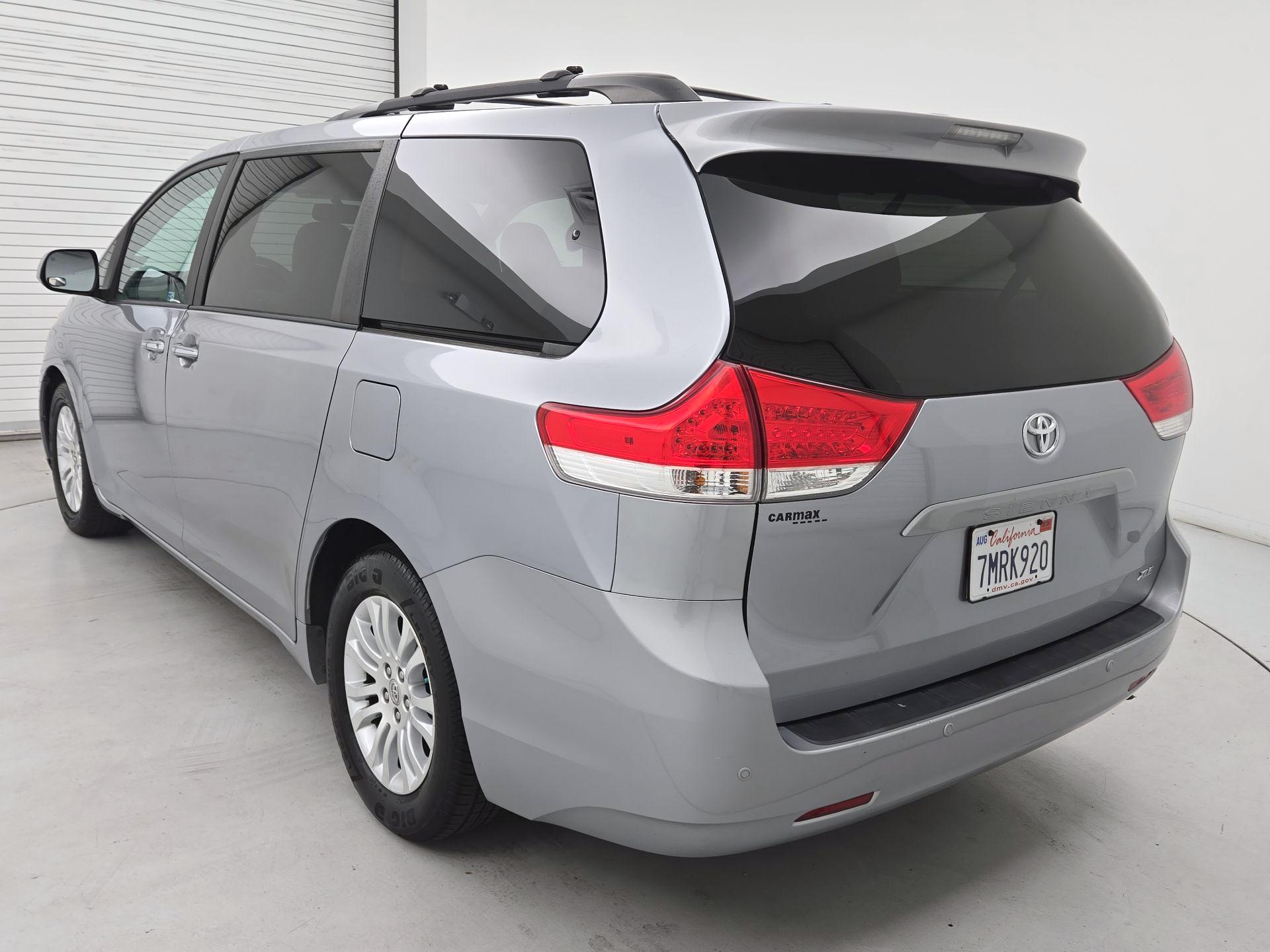 Thumbnail: 2013 Toyota Sienna - 7