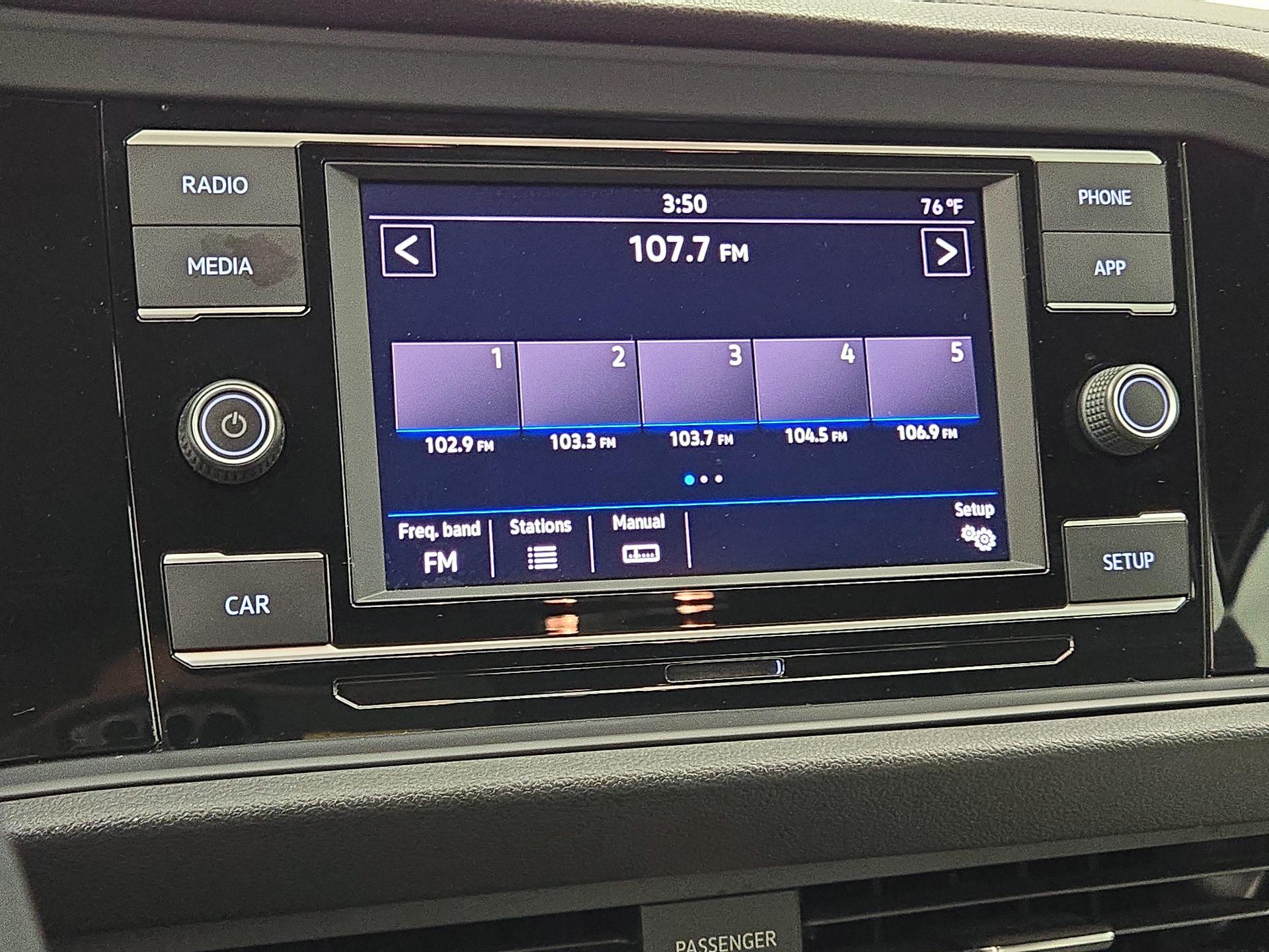Thumbnail: 2019 Volkswagen Jetta - 15