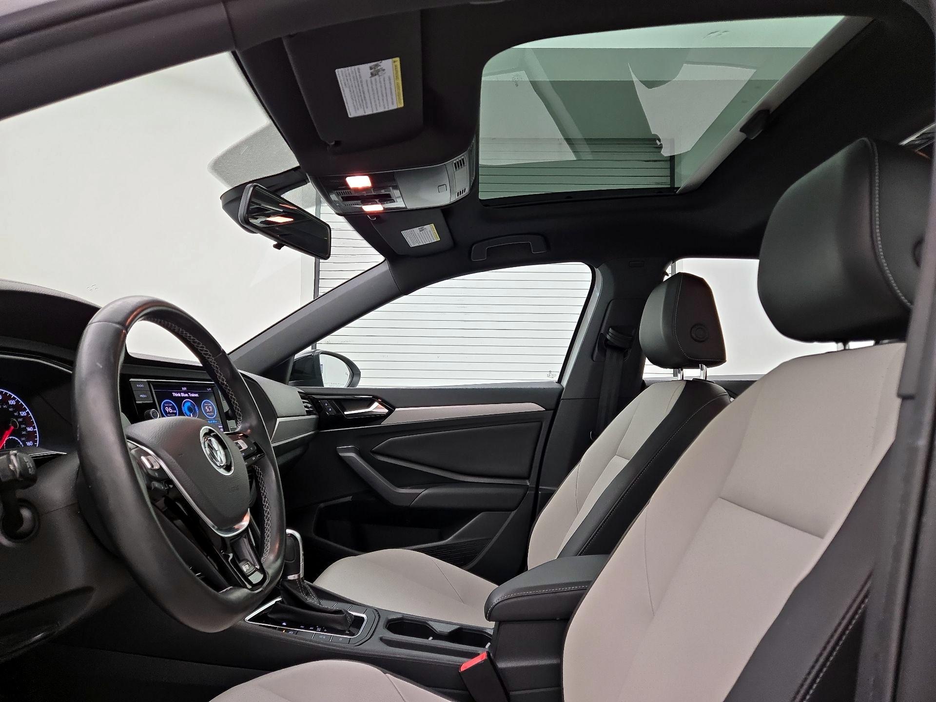 Thumbnail: 2019 Volkswagen Jetta - 18