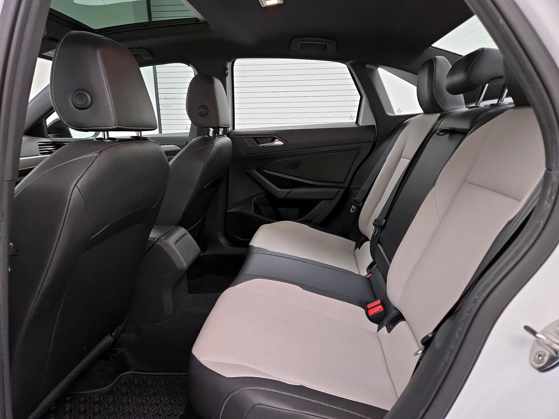 Thumbnail: 2019 Volkswagen Jetta - 19