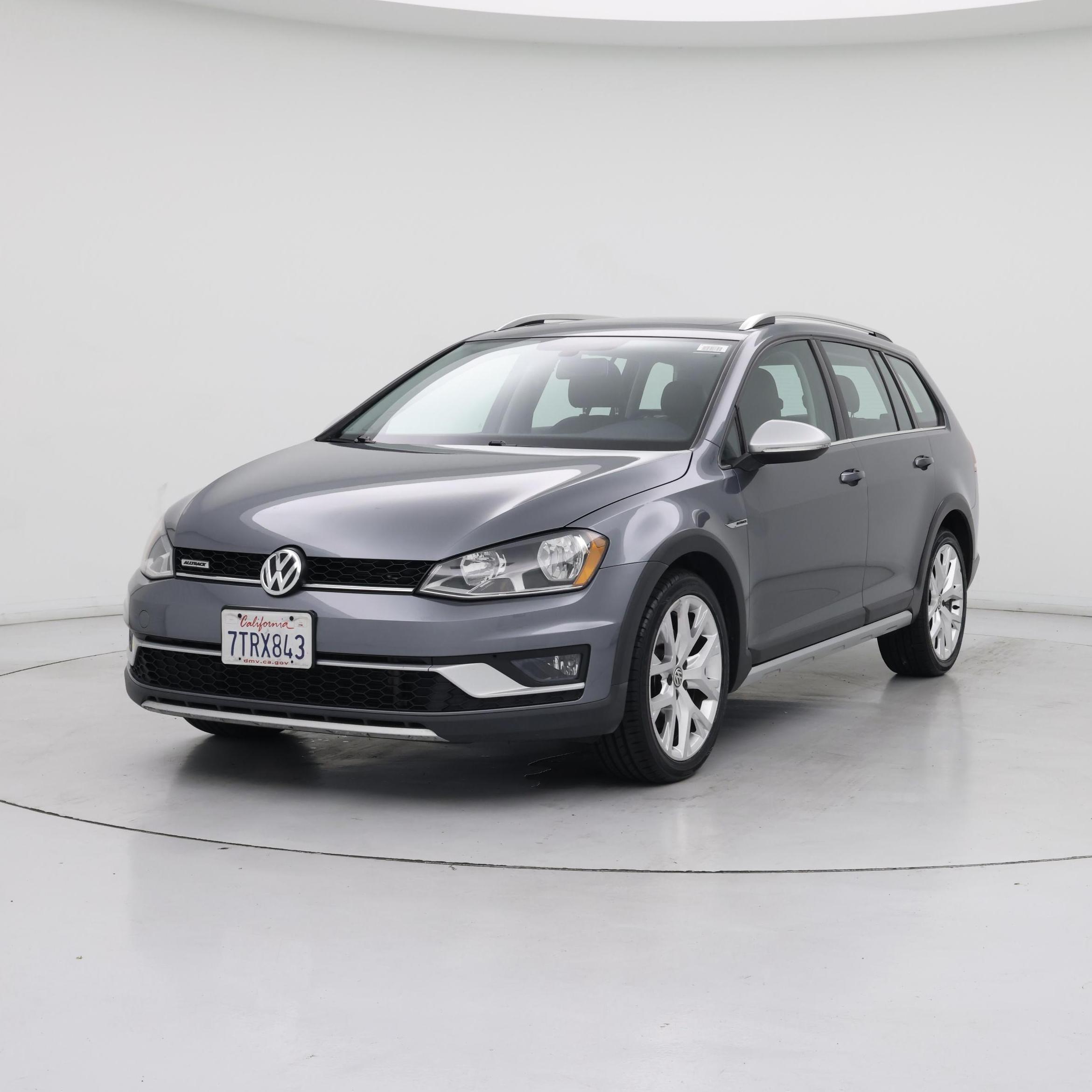 Thumbnail: 2017 Volkswagen Golf - 4