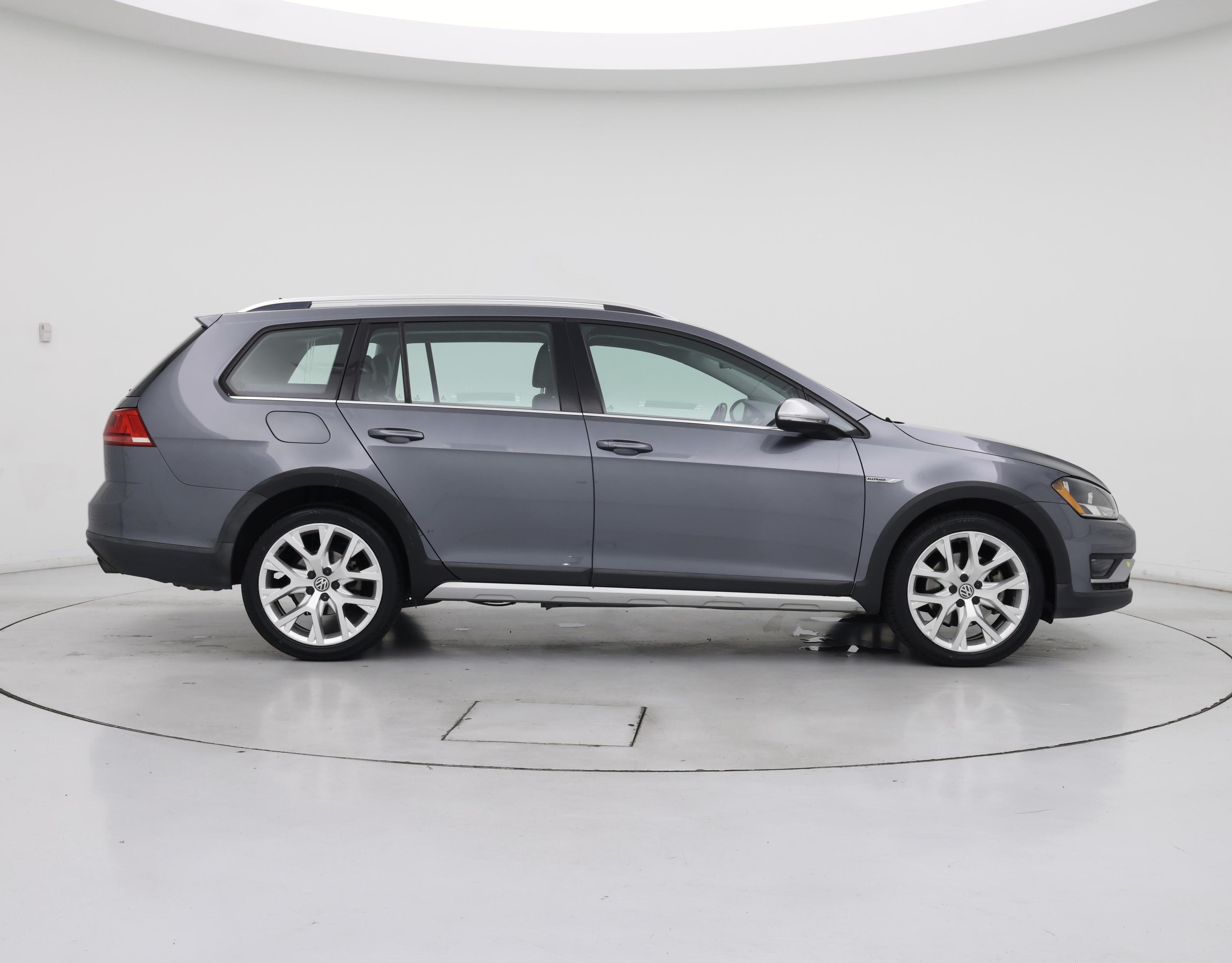 Thumbnail: 2017 Volkswagen Golf - 7