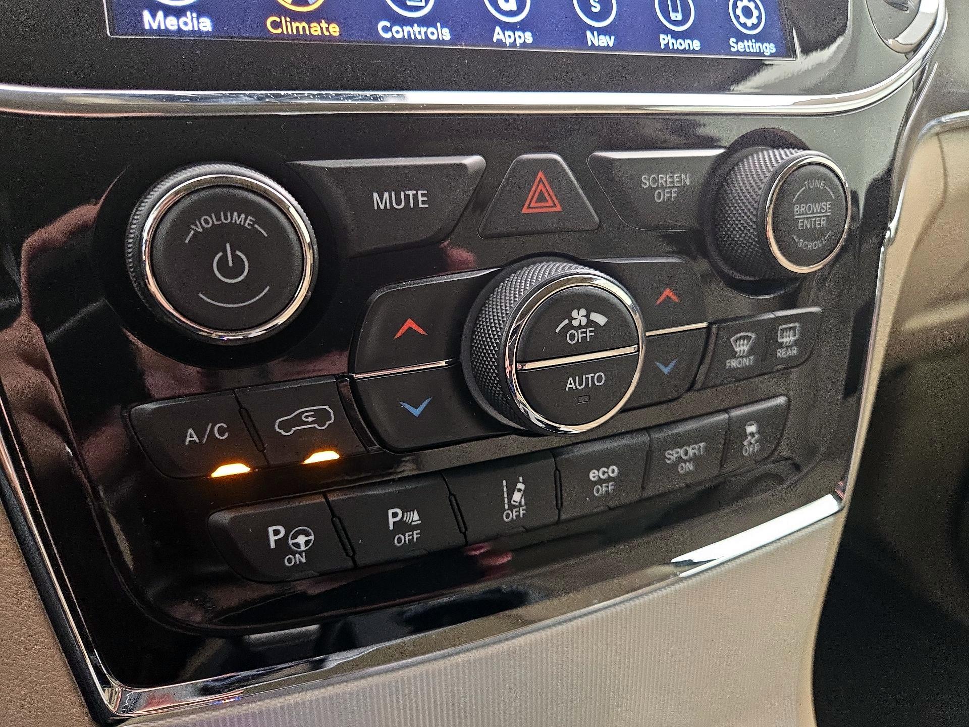 Thumbnail: 2021 Jeep Grand Cherokee - 15