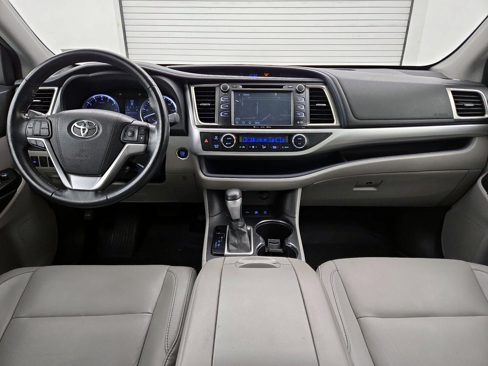 Thumbnail: 2016 Toyota Highlander - 9