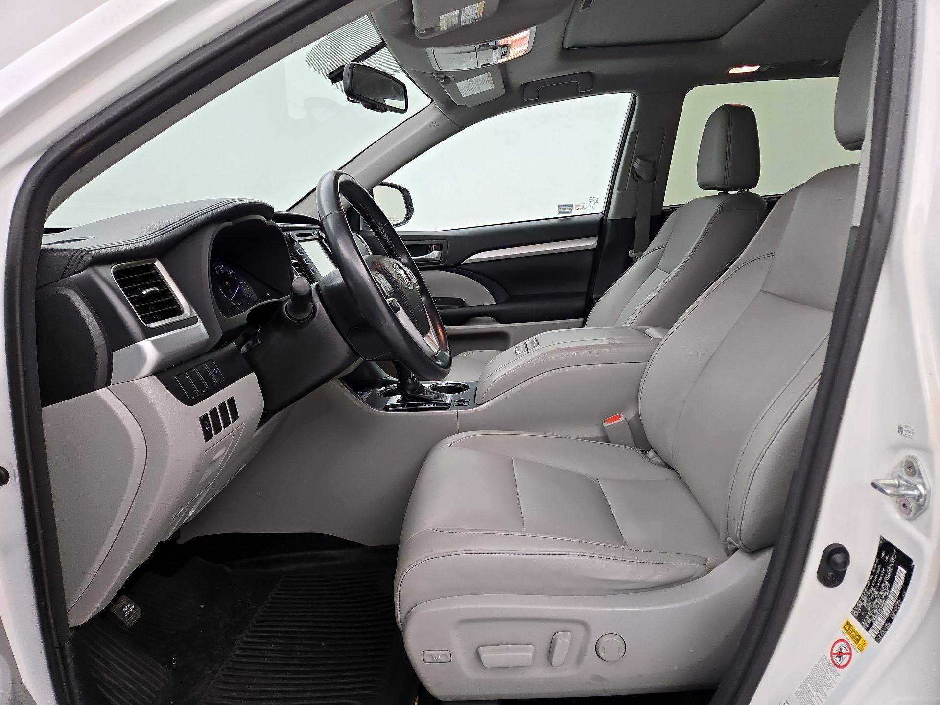 Thumbnail: 2016 Toyota Highlander - 11