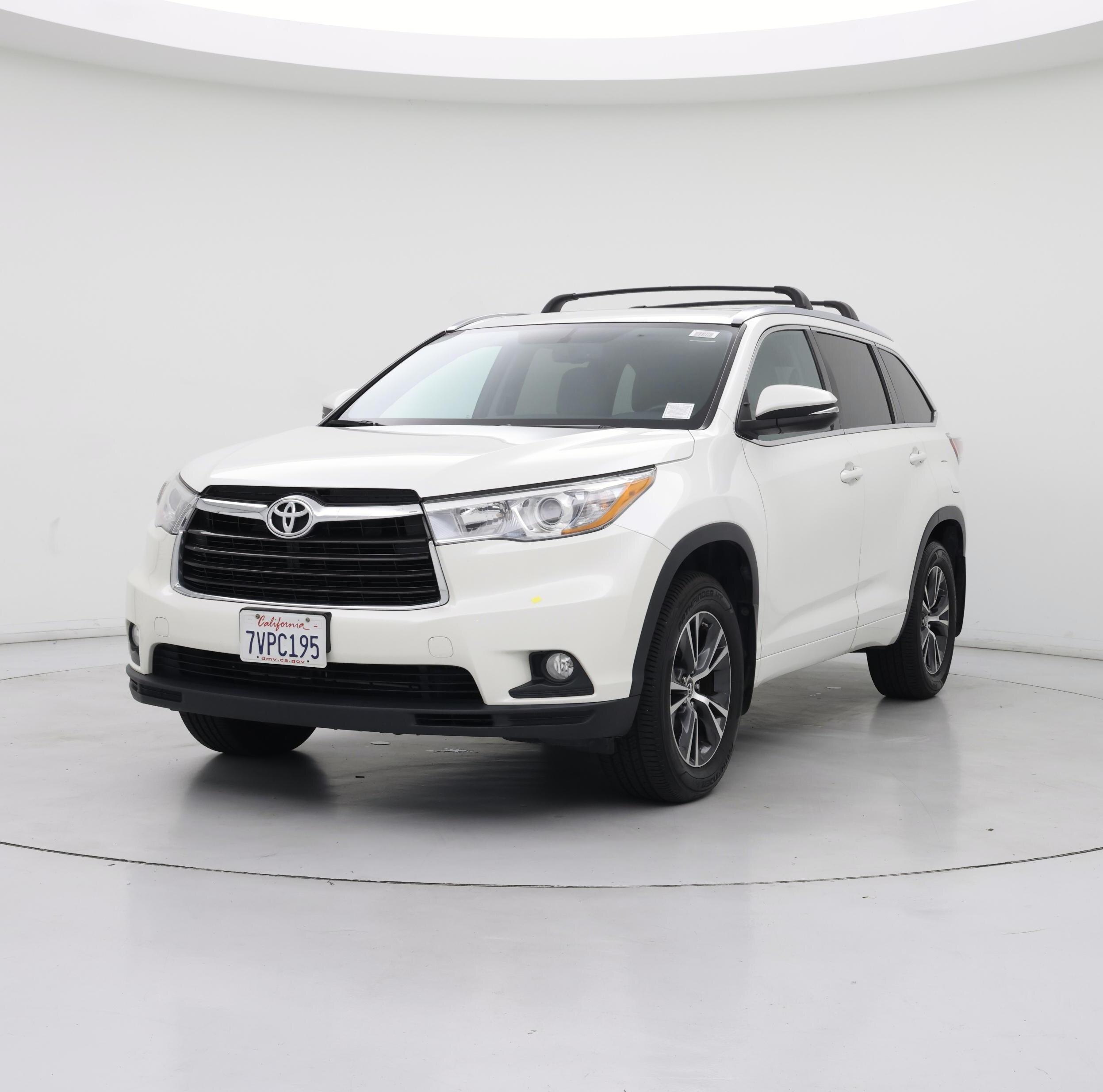 Thumbnail: 2016 Toyota Highlander - 4