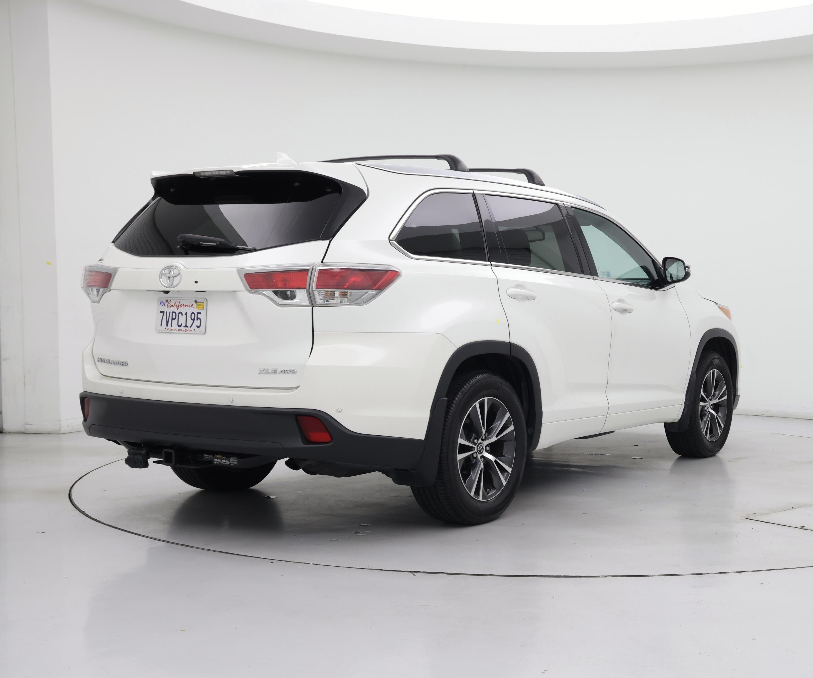 Thumbnail: 2016 Toyota Highlander - 8