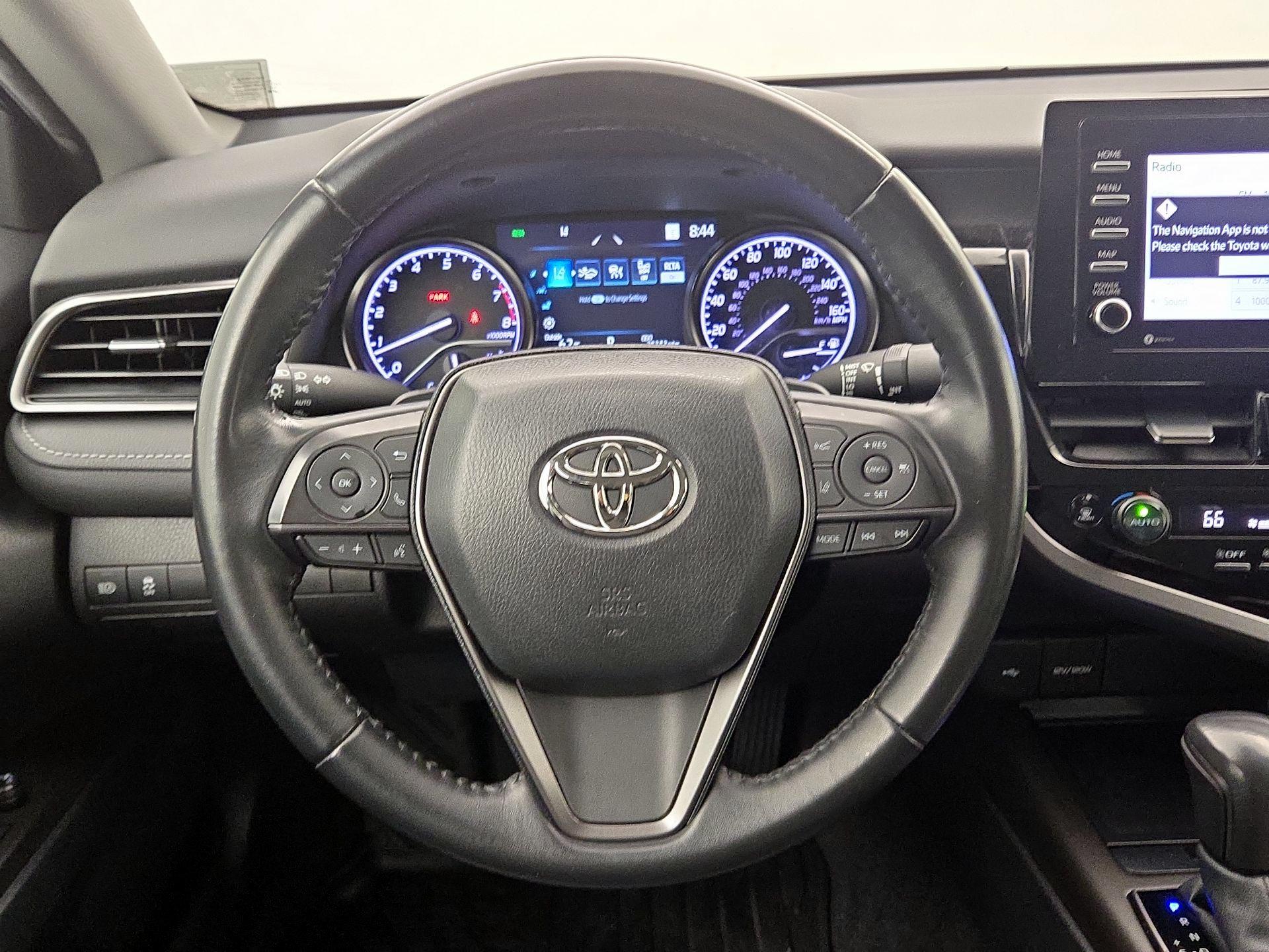 Thumbnail: 2022 Toyota Camry - 10