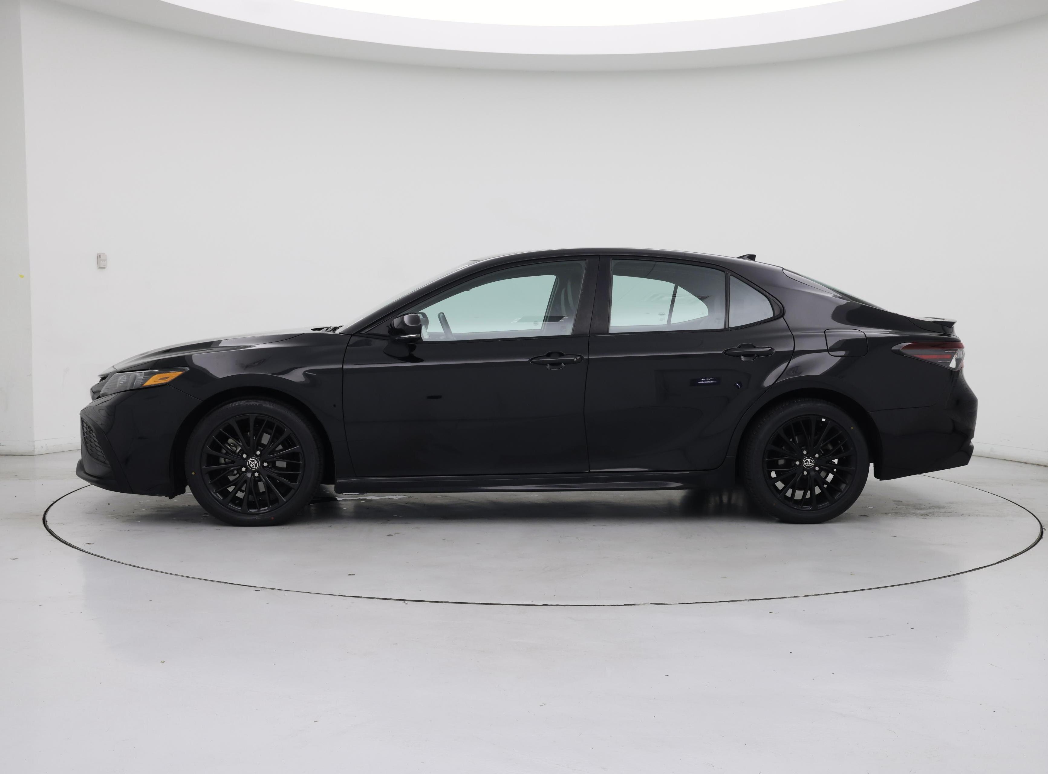 Thumbnail: 2022 Toyota Camry - 3