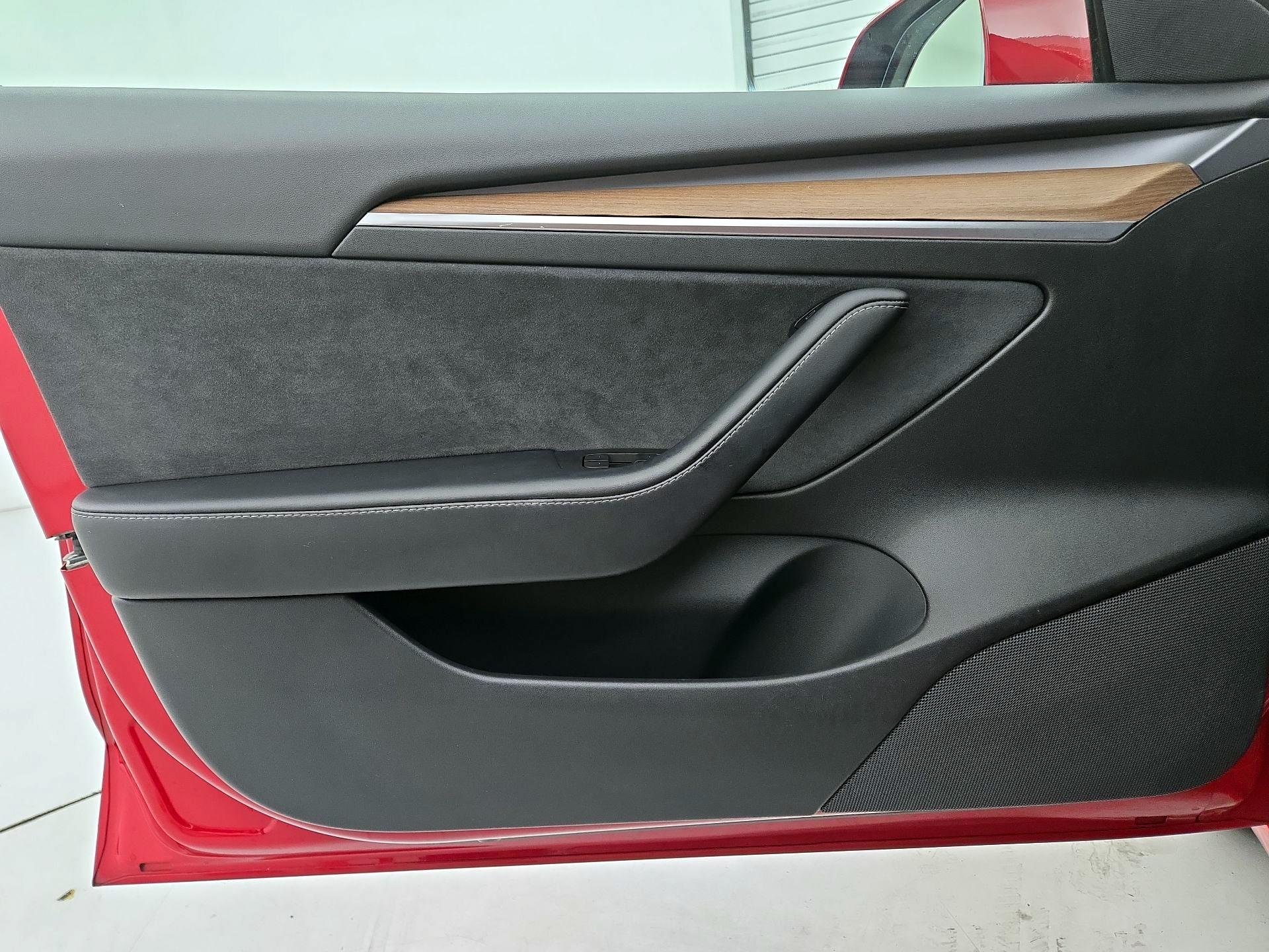 Thumbnail: 2021 Tesla Model 3 - 10