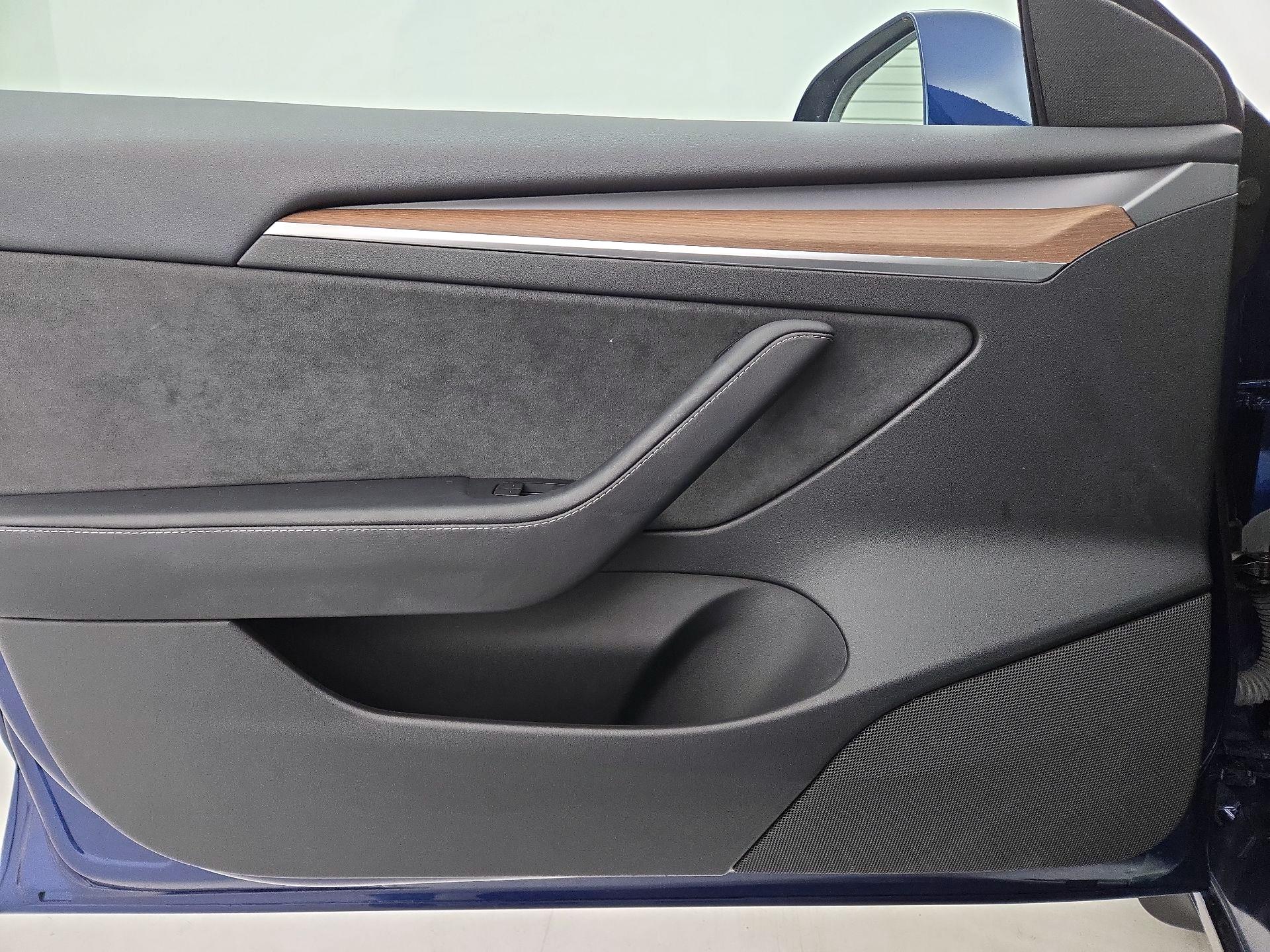 Thumbnail: 2023 Tesla Model 3 - 12