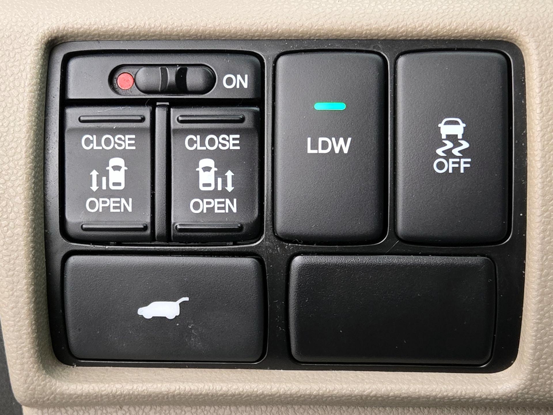 Thumbnail: 2014 Honda Odyssey - 13