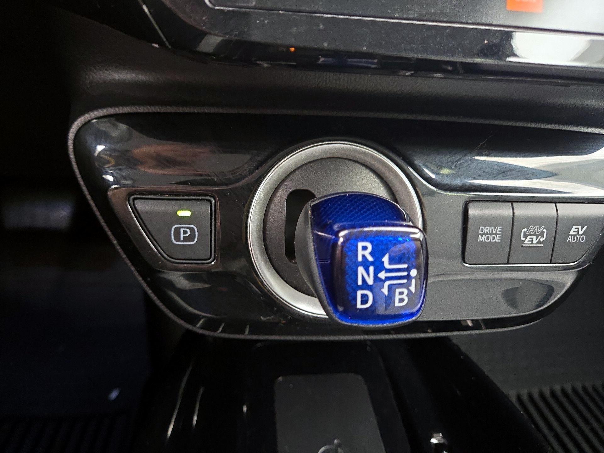 Thumbnail: 2021 Toyota Prius Prime - 18
