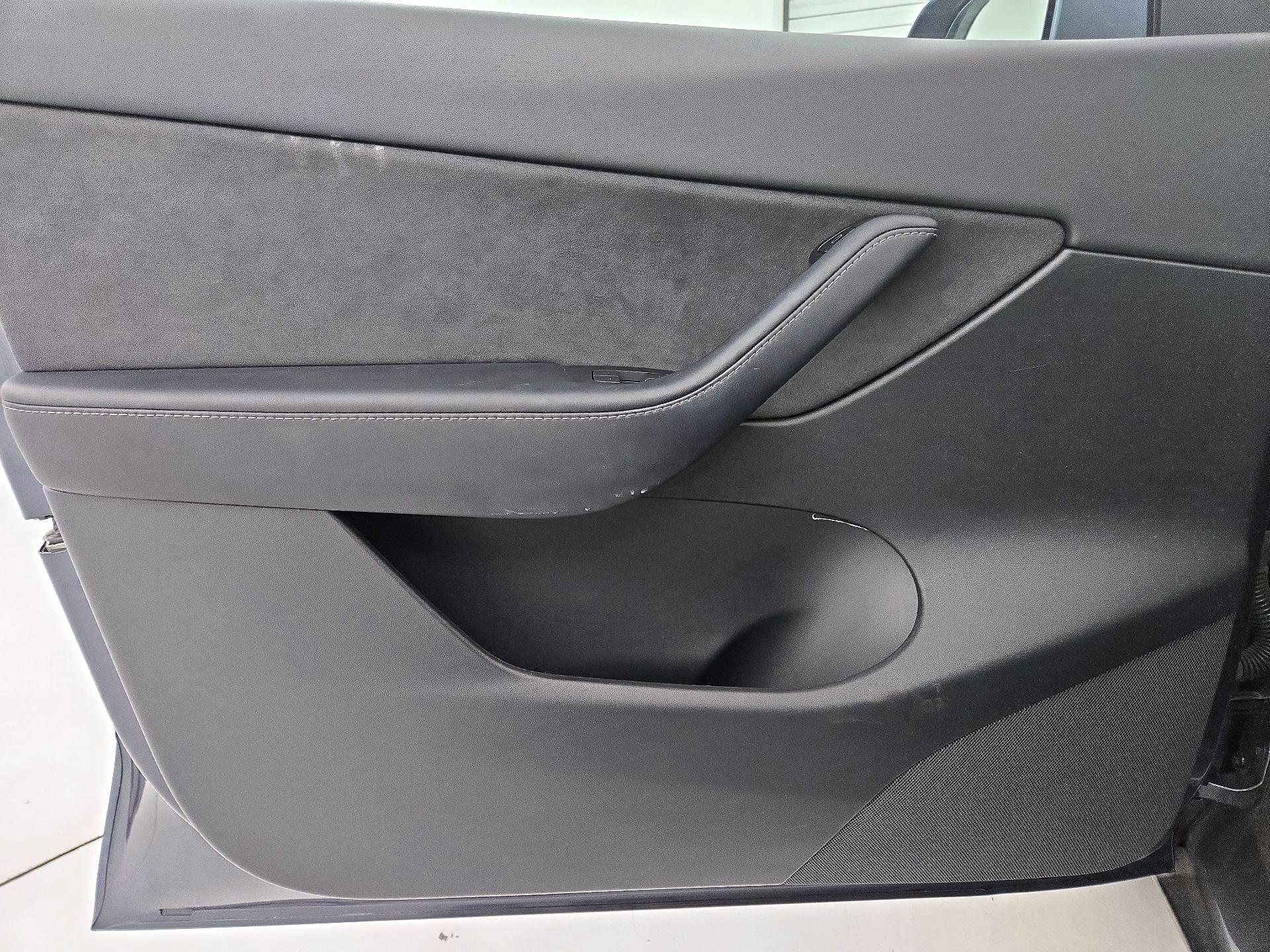 Thumbnail: 2022 Tesla Model Y - 10