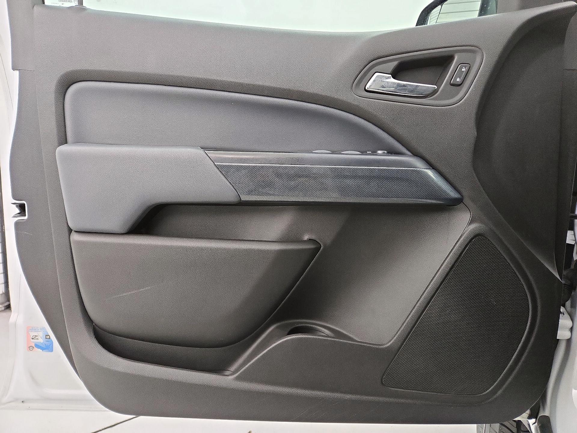 Thumbnail: 2016 Chevrolet Colorado - 12