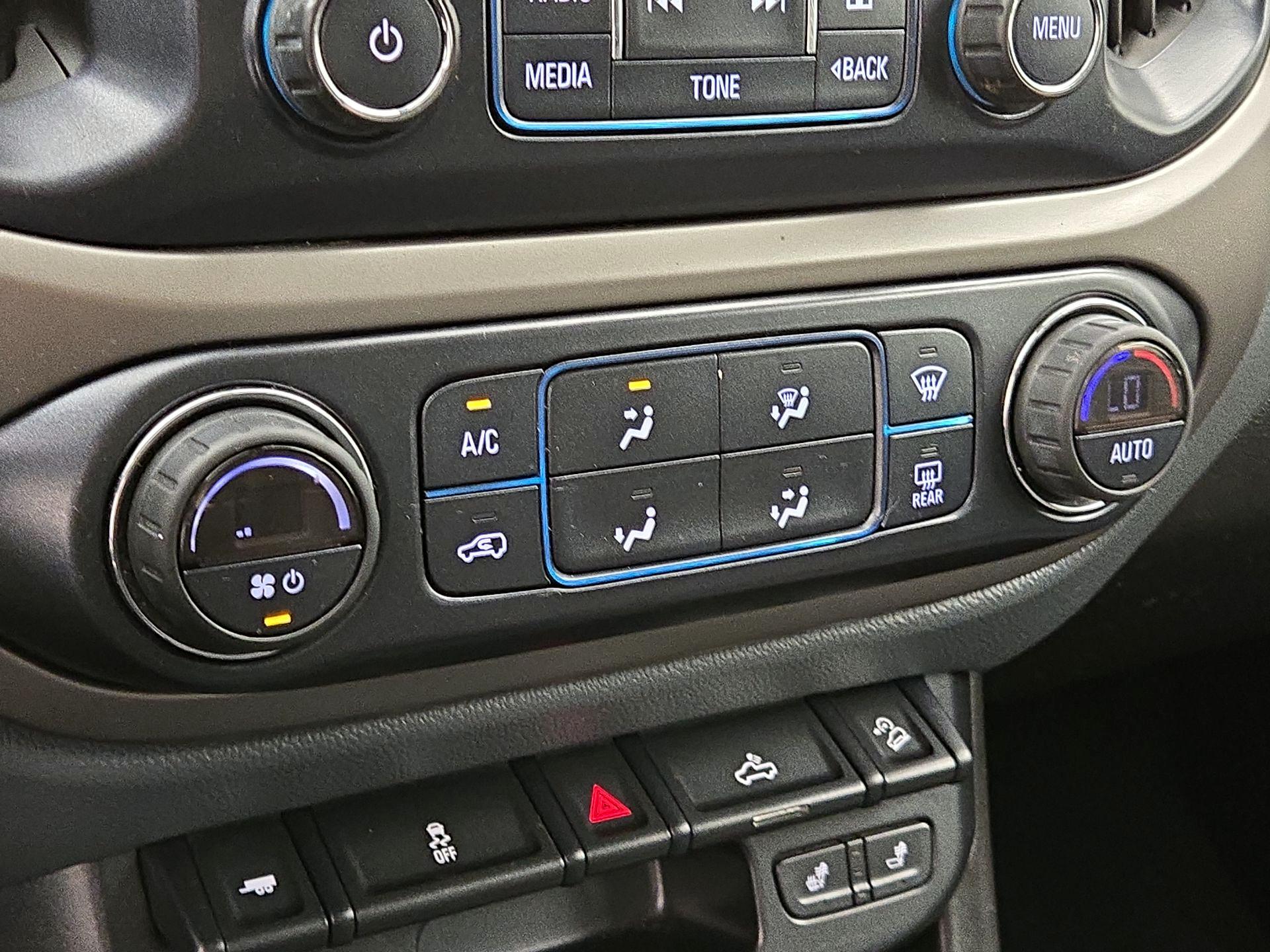 Thumbnail: 2016 Chevrolet Colorado - 17